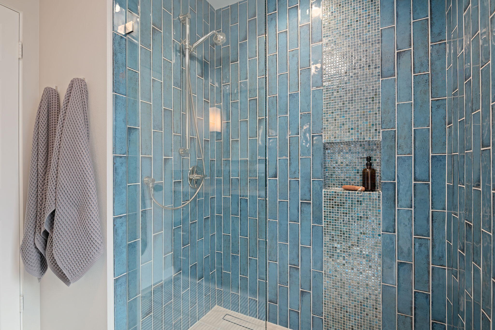 Ventura, California 93003, United States, 4 Bedrooms Bedrooms, ,3 BathroomsBathrooms,Residential,Pending,145011