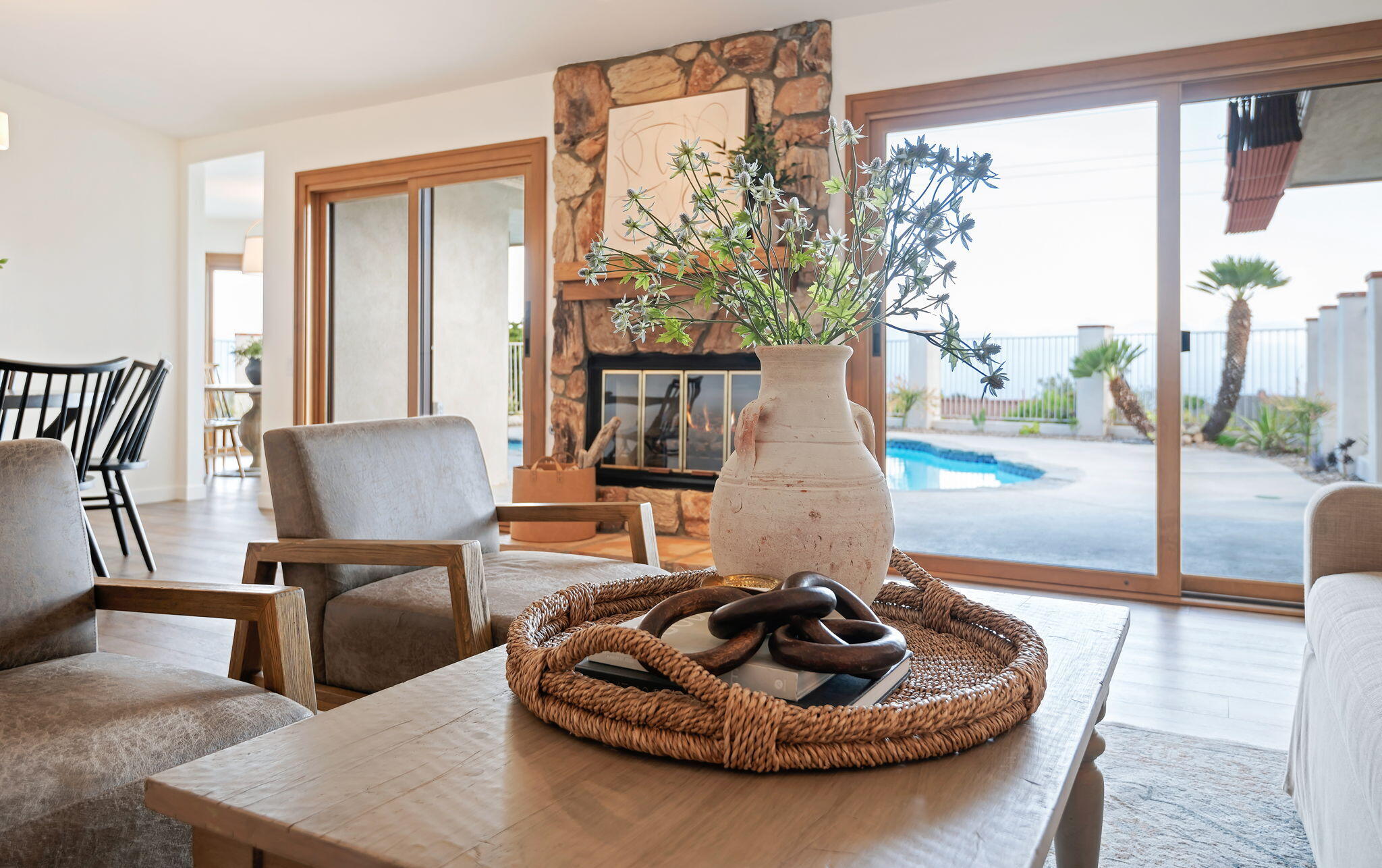 Ventura, California 93003, United States, 4 Bedrooms Bedrooms, ,3 BathroomsBathrooms,Residential,Pending,145011