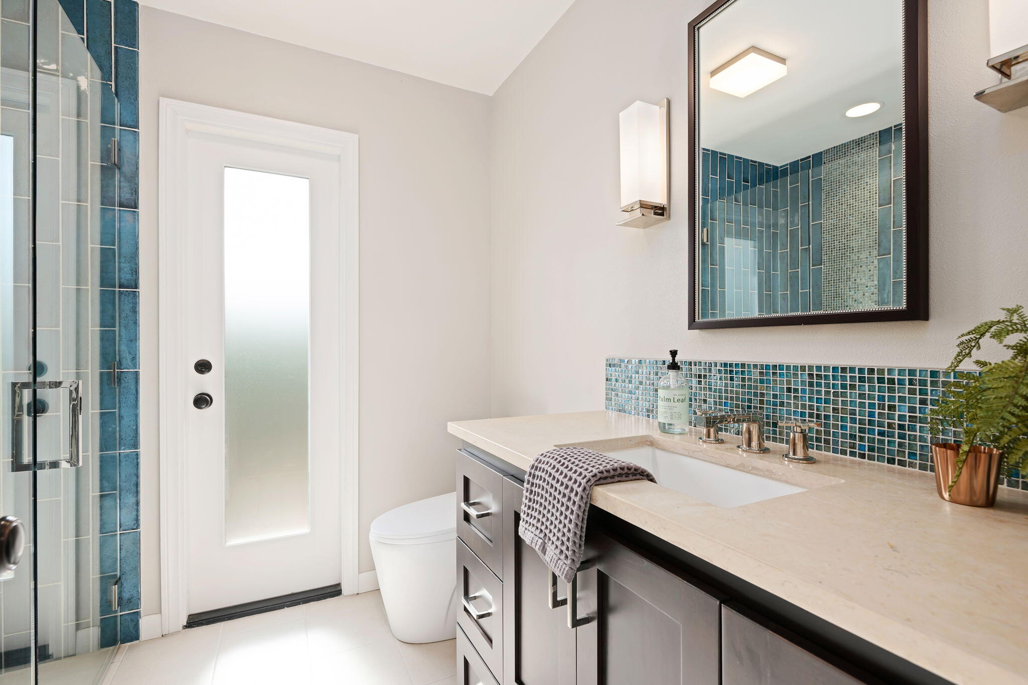 Ventura, California 93003, United States, 4 Bedrooms Bedrooms, ,3 BathroomsBathrooms,Residential,Pending,145011