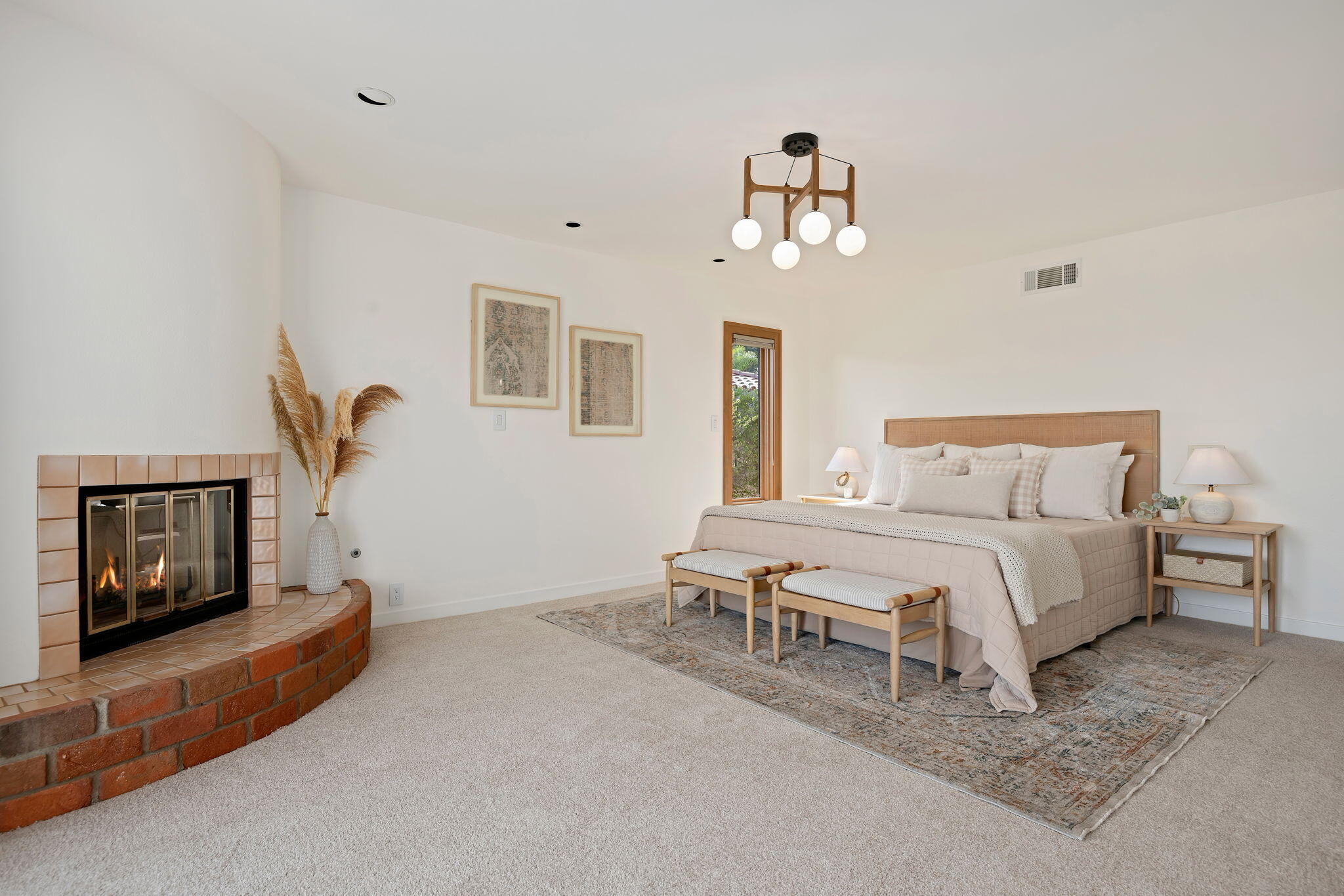 Ventura, California 93003, United States, 4 Bedrooms Bedrooms, ,3 BathroomsBathrooms,Residential,Pending,145011