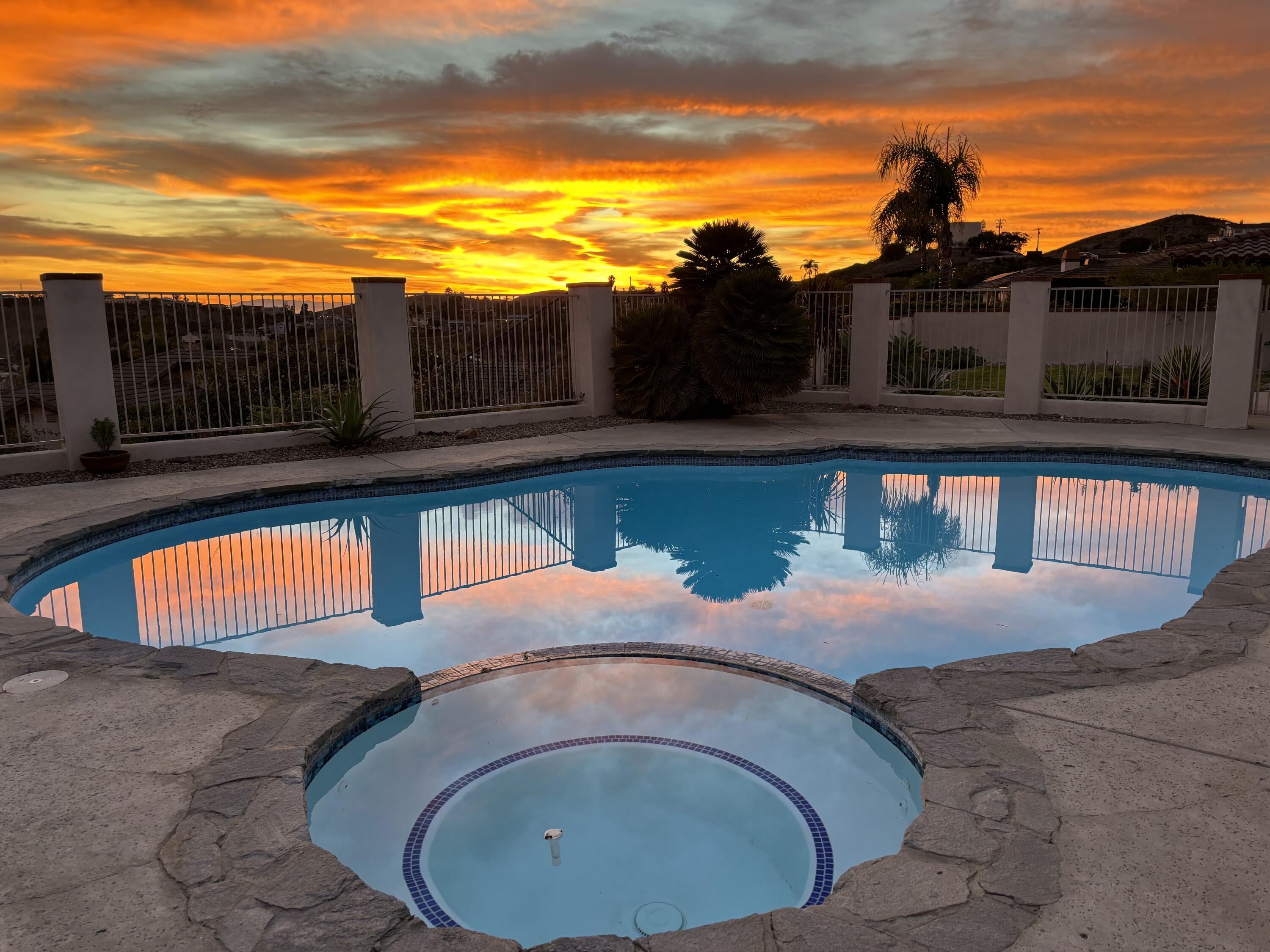 Ventura, California 93003, United States, 4 Bedrooms Bedrooms, ,3 BathroomsBathrooms,Residential,Pending,145011