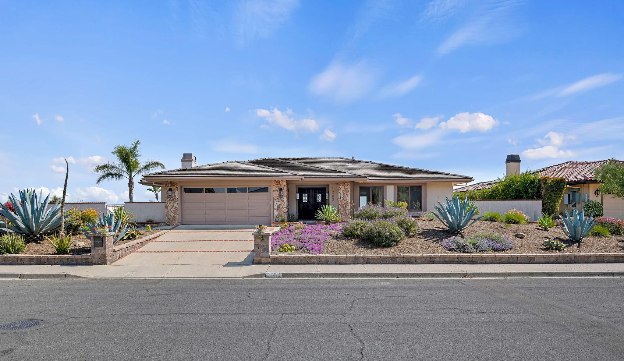 Ventura, California 93003, United States, 4 Bedrooms Bedrooms, ,3 BathroomsBathrooms,Residential,Pending,145011