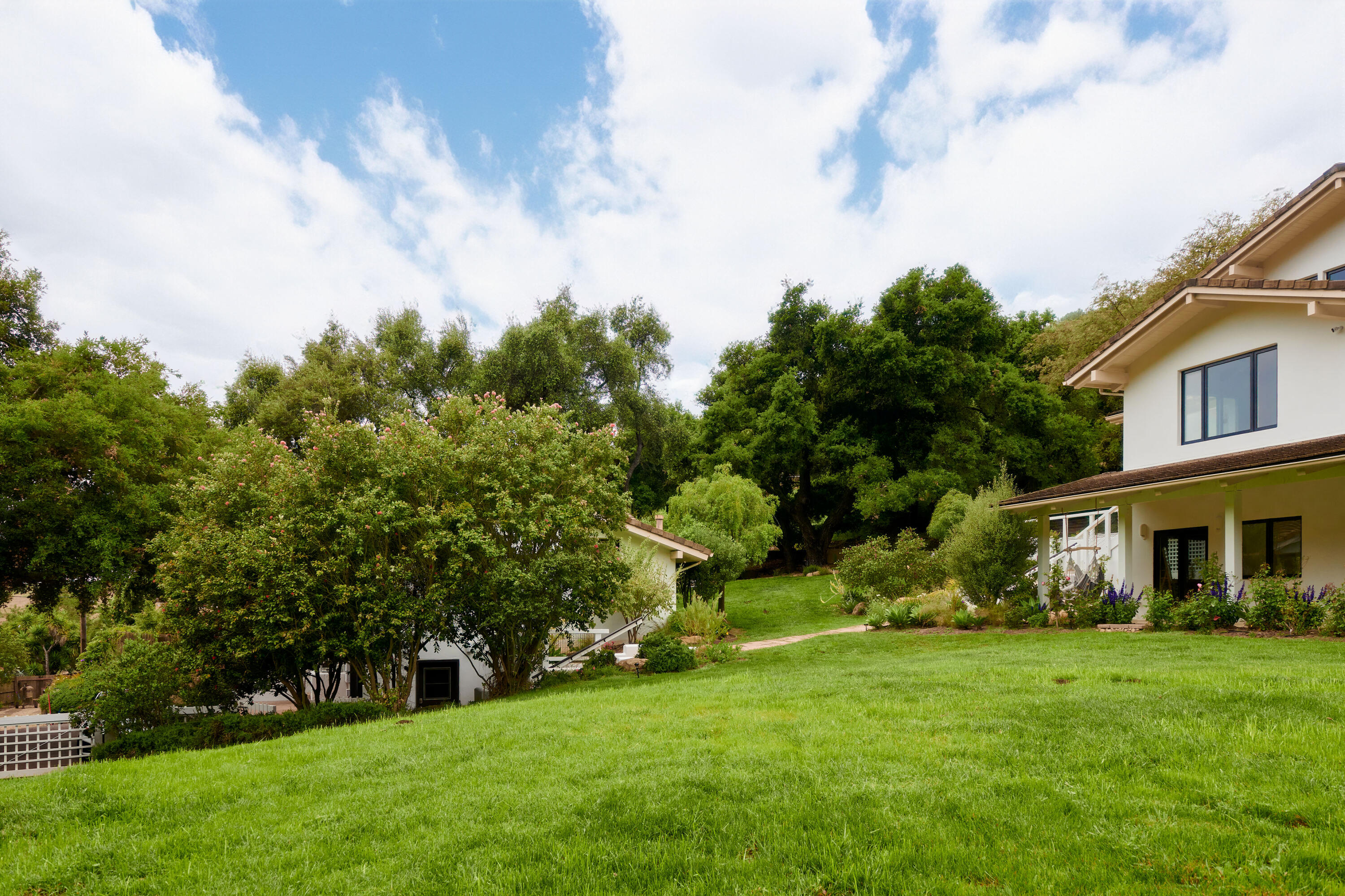 Santa Barbara, California 93105, United States, 4 Bedrooms Bedrooms, ,6 BathroomsBathrooms,Residential,Active,15648