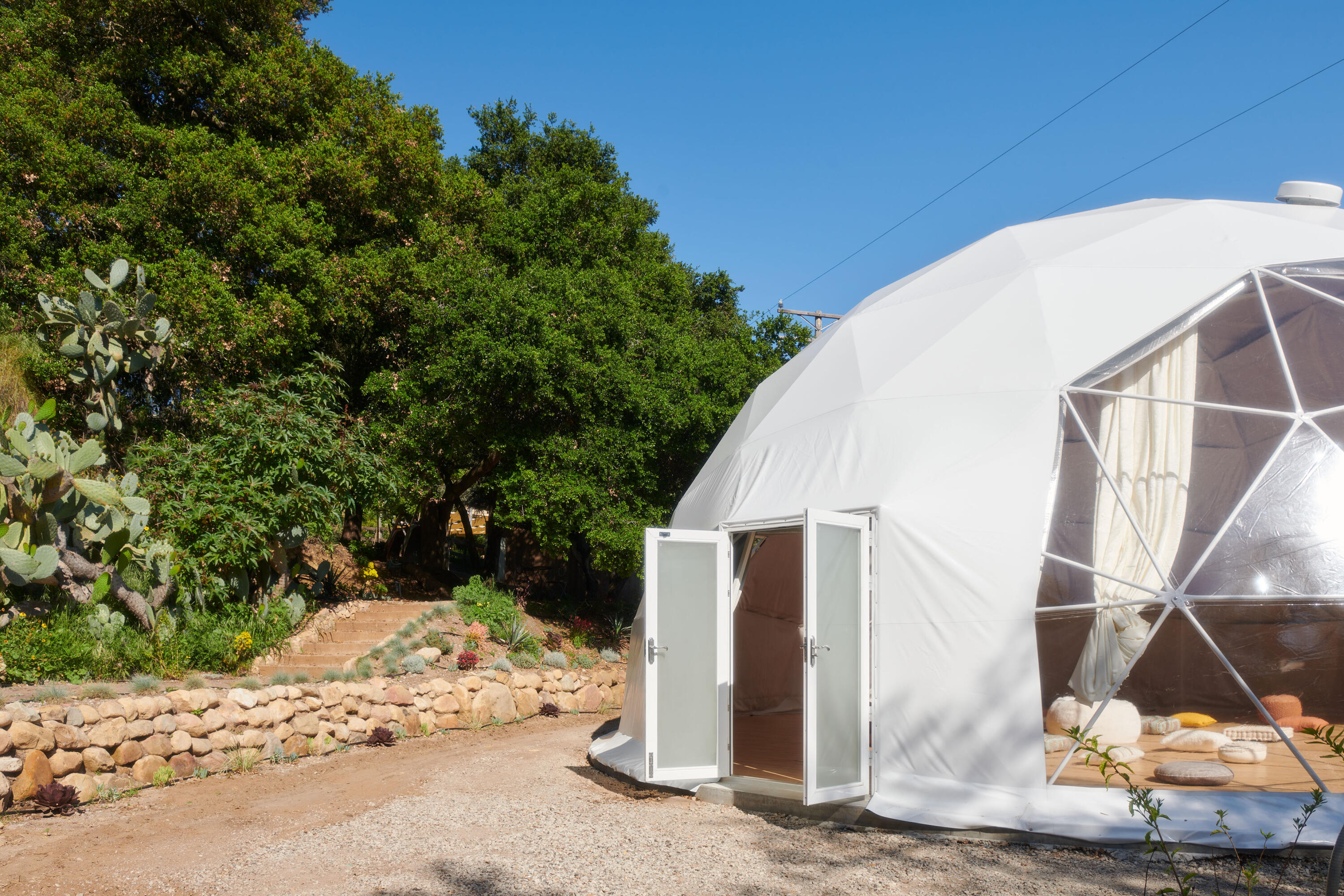 Santa Barbara, California 93105, United States, 4 Bedrooms Bedrooms, ,6 BathroomsBathrooms,Residential,Active,15648