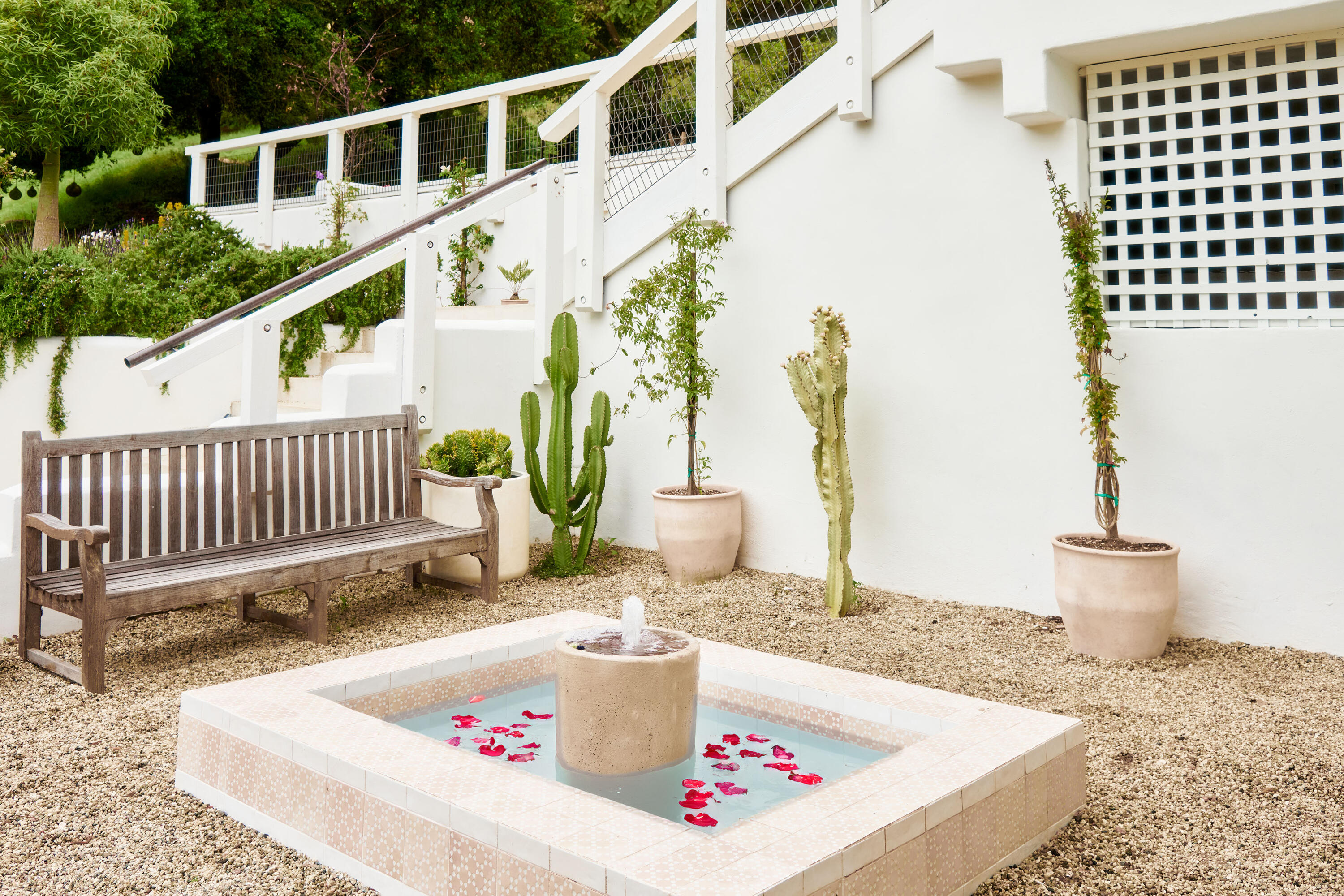 Santa Barbara, California 93105, United States, 4 Bedrooms Bedrooms, ,6 BathroomsBathrooms,Residential,Active,15648