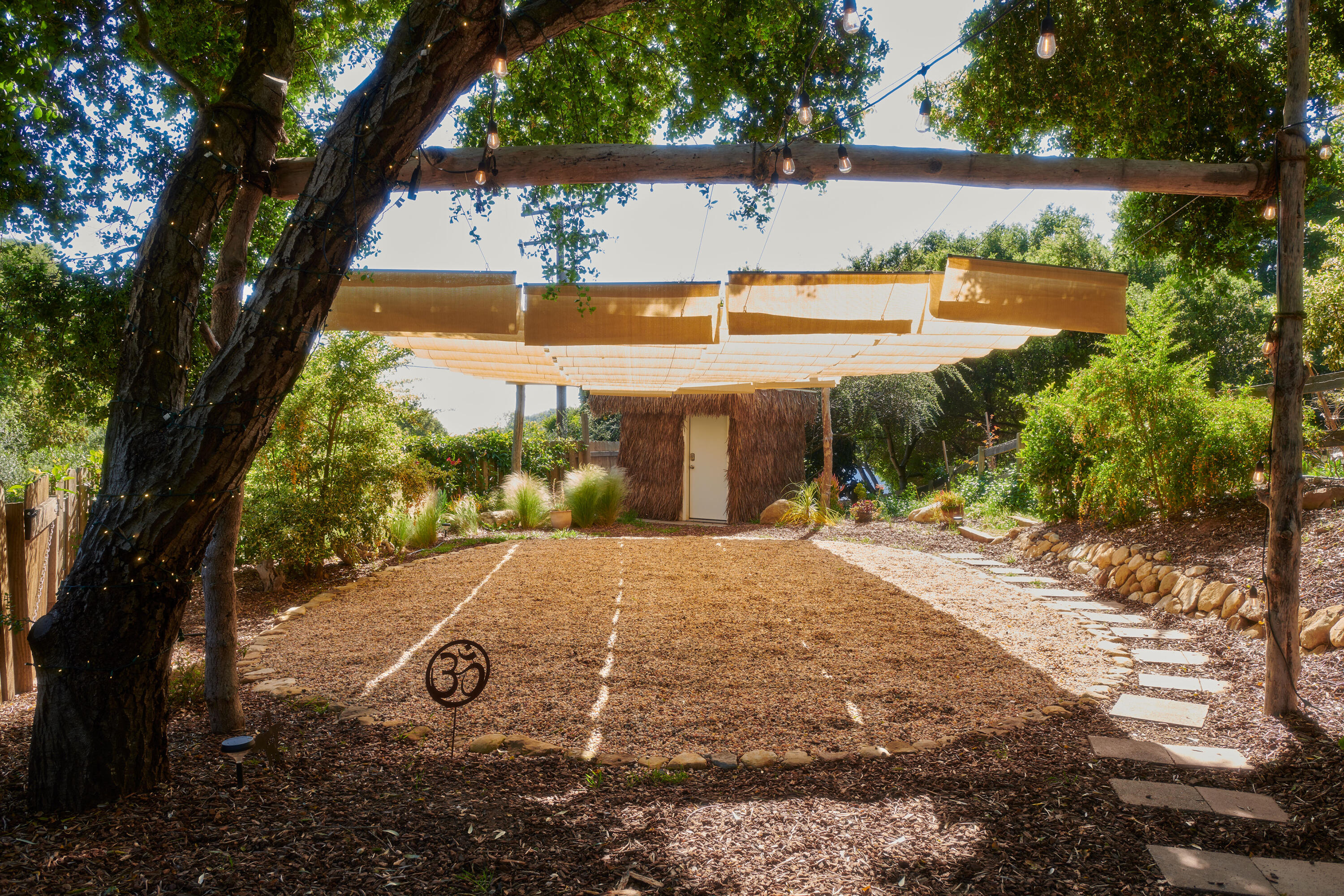 Santa Barbara, California 93105, United States, 4 Bedrooms Bedrooms, ,6 BathroomsBathrooms,Residential,Active,15648