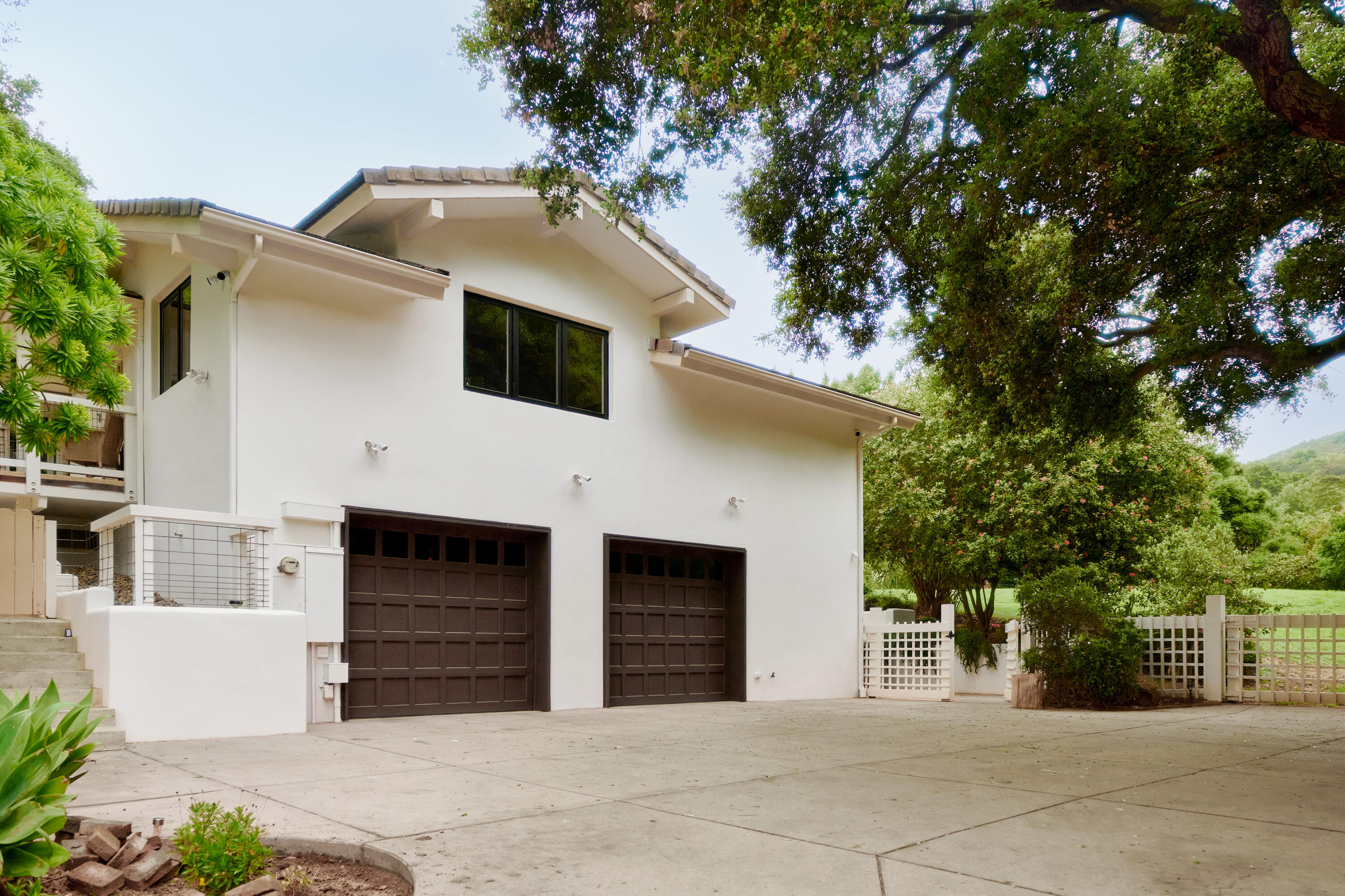 Santa Barbara, California 93105, United States, 4 Bedrooms Bedrooms, ,6 BathroomsBathrooms,Residential,Active,15648