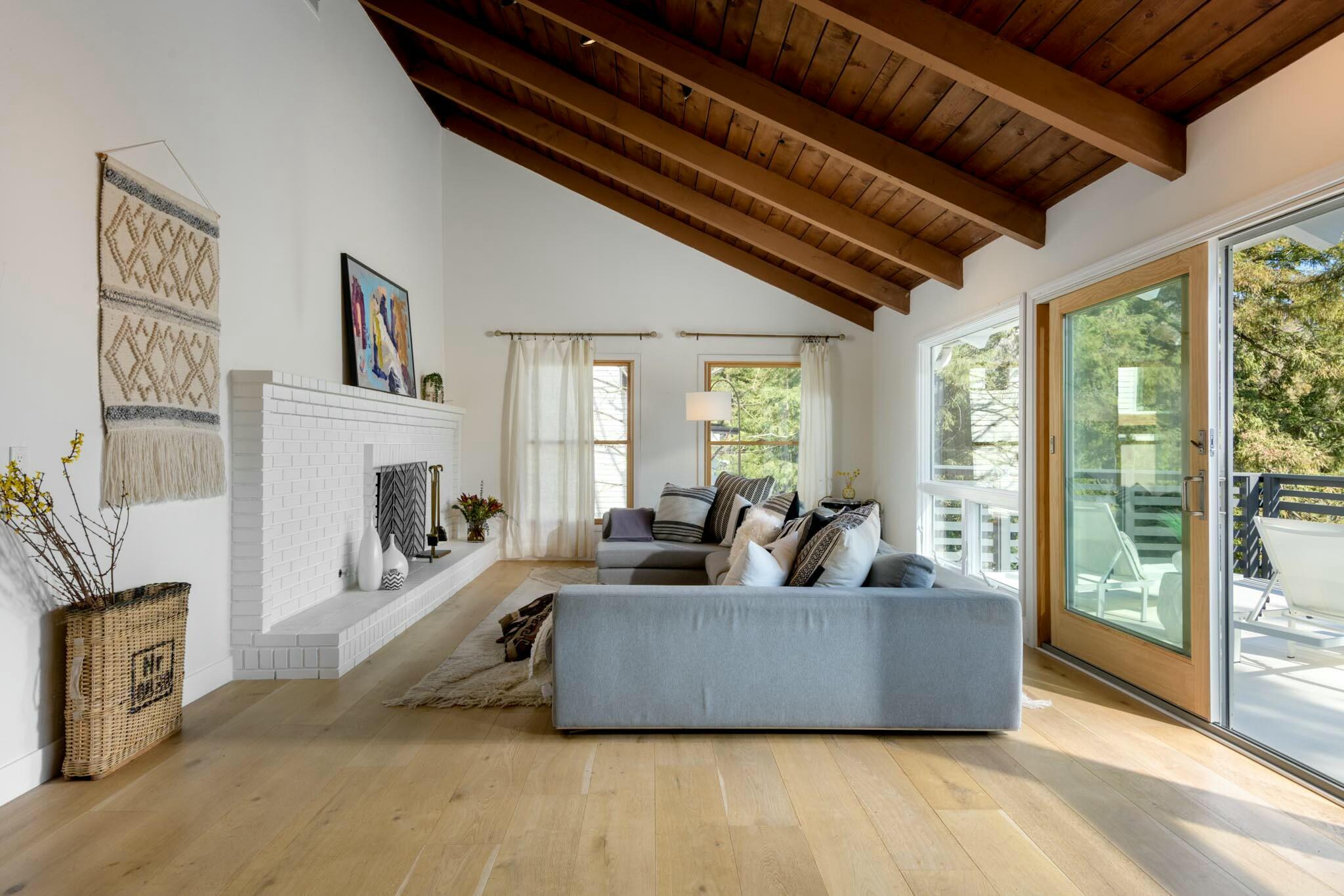 Ojai, California 93023, United States, 3 Bedrooms Bedrooms, ,3 BathroomsBathrooms,Residential,Pending,7379