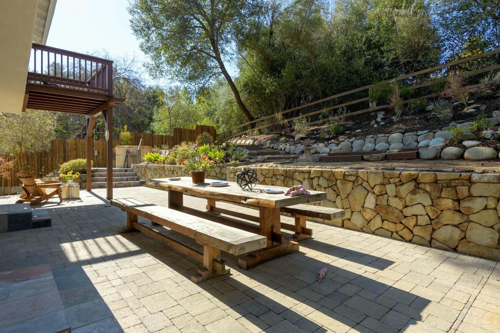 Ojai, California 93023, United States, 3 Bedrooms Bedrooms, ,3 BathroomsBathrooms,Residential,Pending,7379