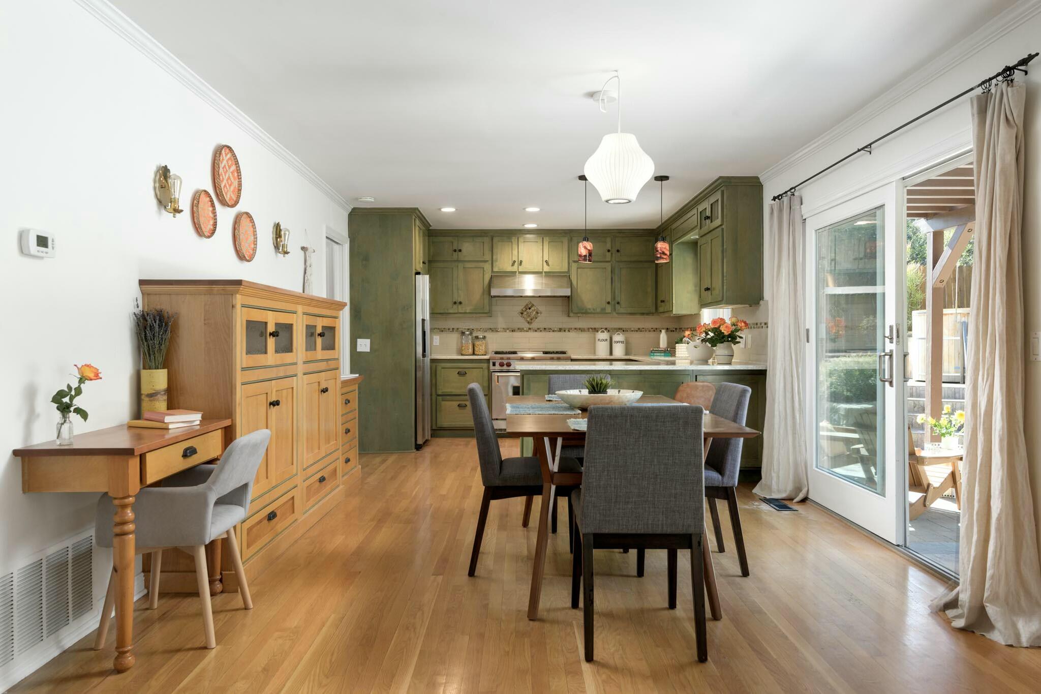 Ojai, California 93023, United States, 3 Bedrooms Bedrooms, ,3 BathroomsBathrooms,Residential,Pending,7379