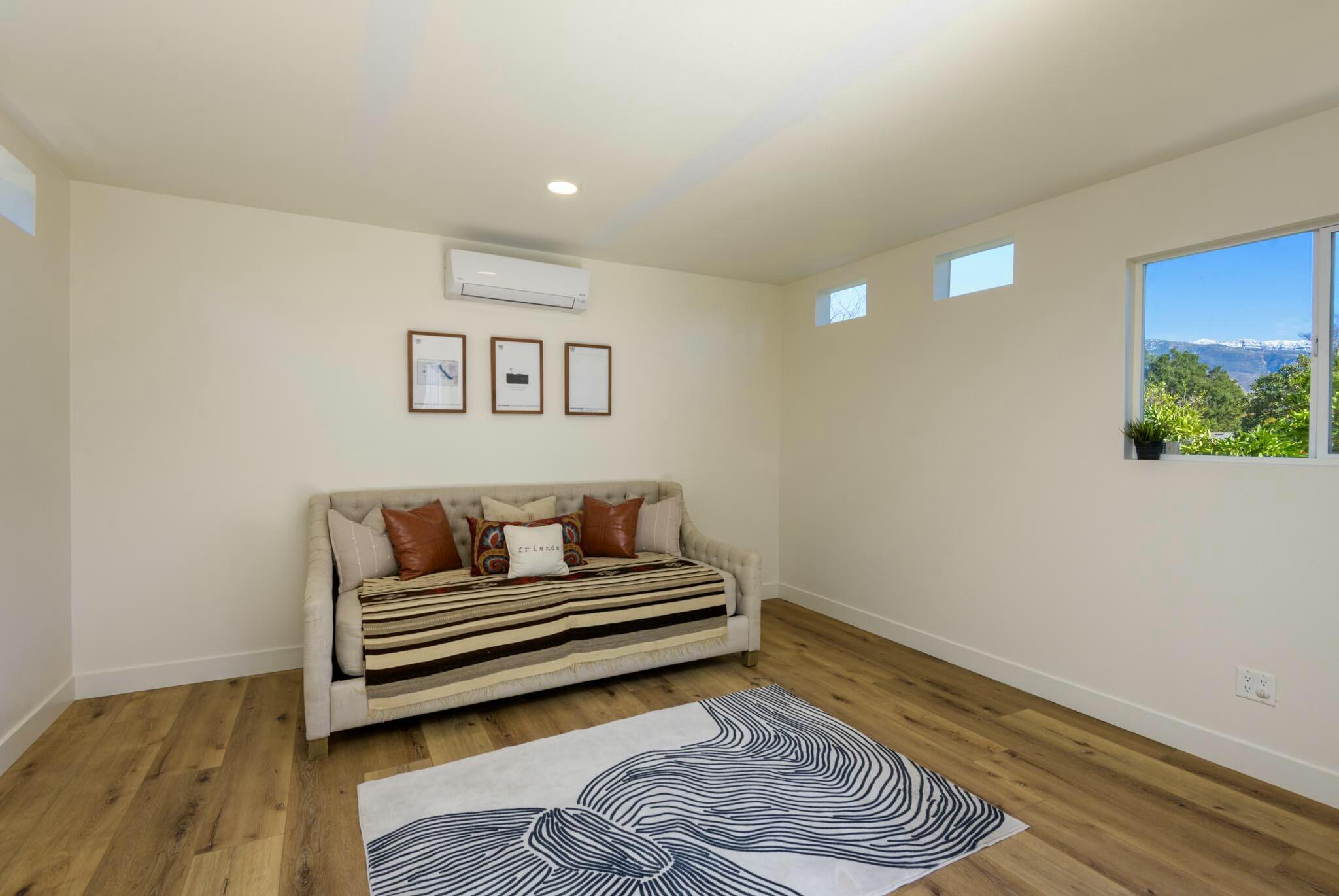 Ojai, California 93023, United States, 3 Bedrooms Bedrooms, ,3 BathroomsBathrooms,Residential,Pending,7379