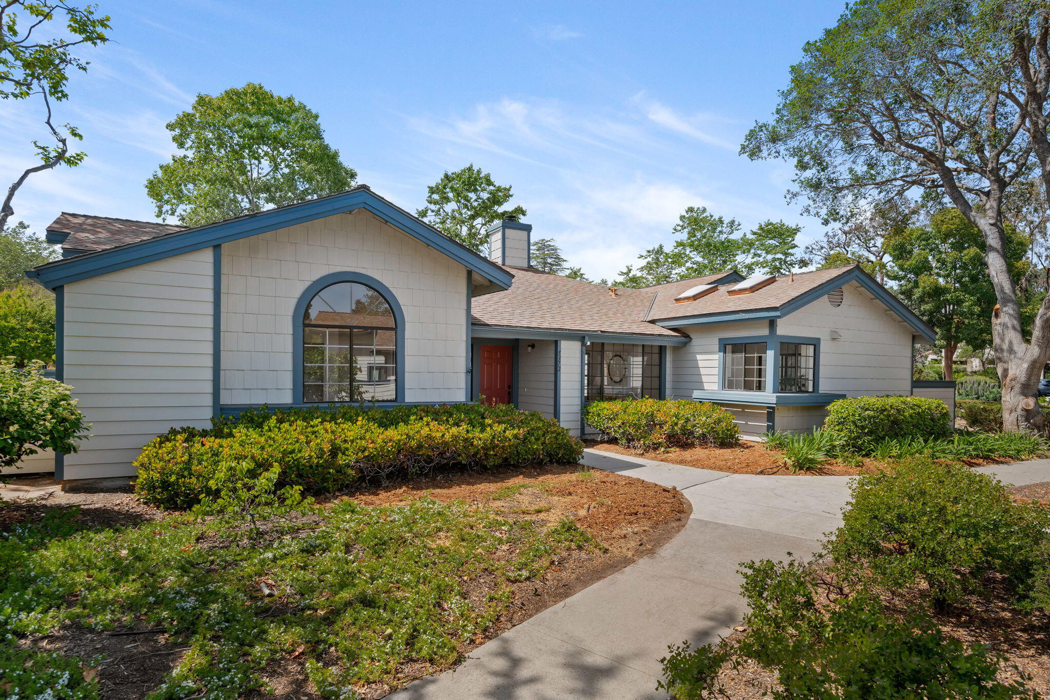 Santa Barbara, California 93111, United States, 2 Bedrooms Bedrooms, ,2 BathroomsBathrooms,Residential,Pending,126258