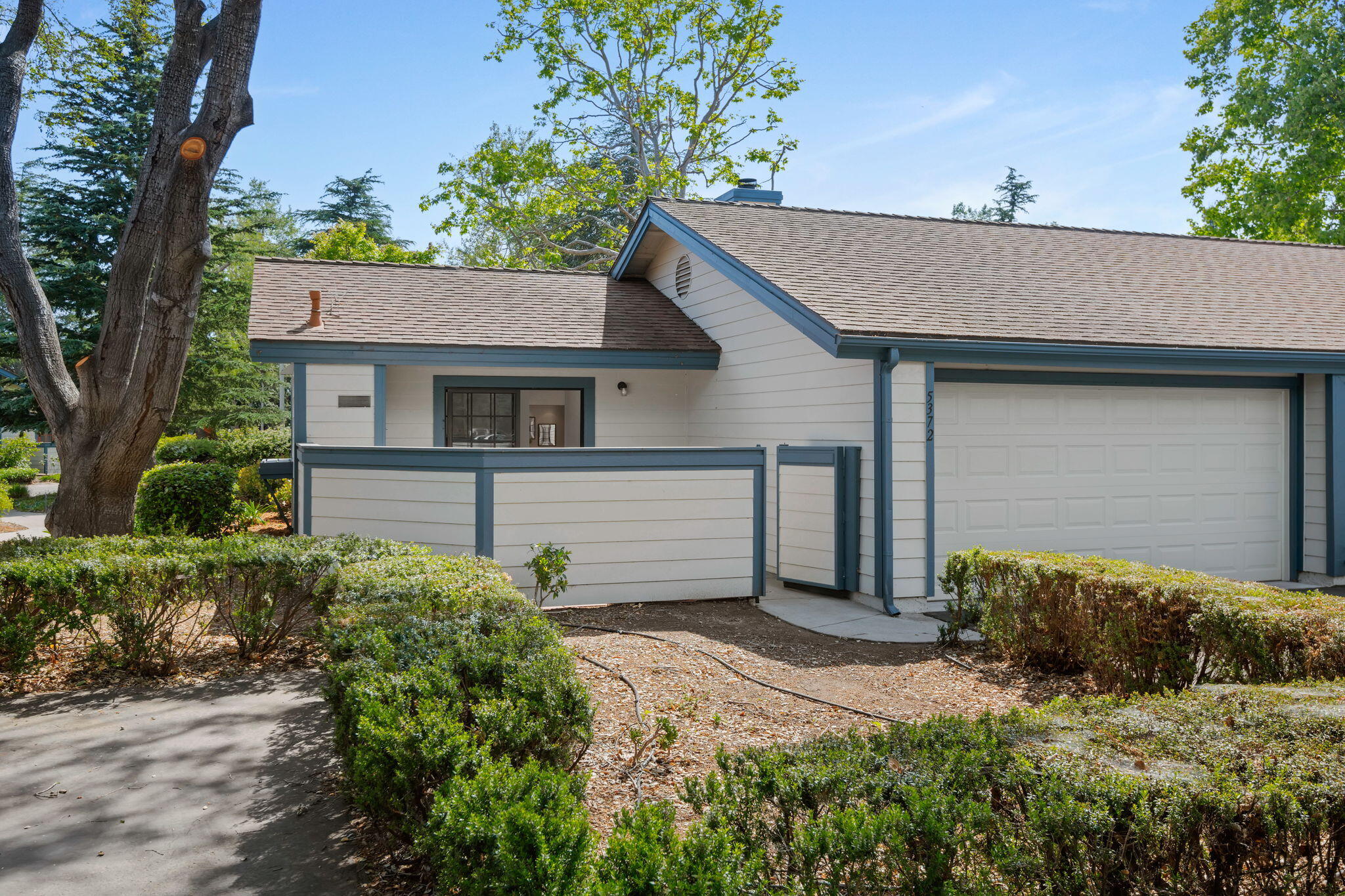 Santa Barbara, California 93111, United States, 2 Bedrooms Bedrooms, ,2 BathroomsBathrooms,Residential,Pending,126258