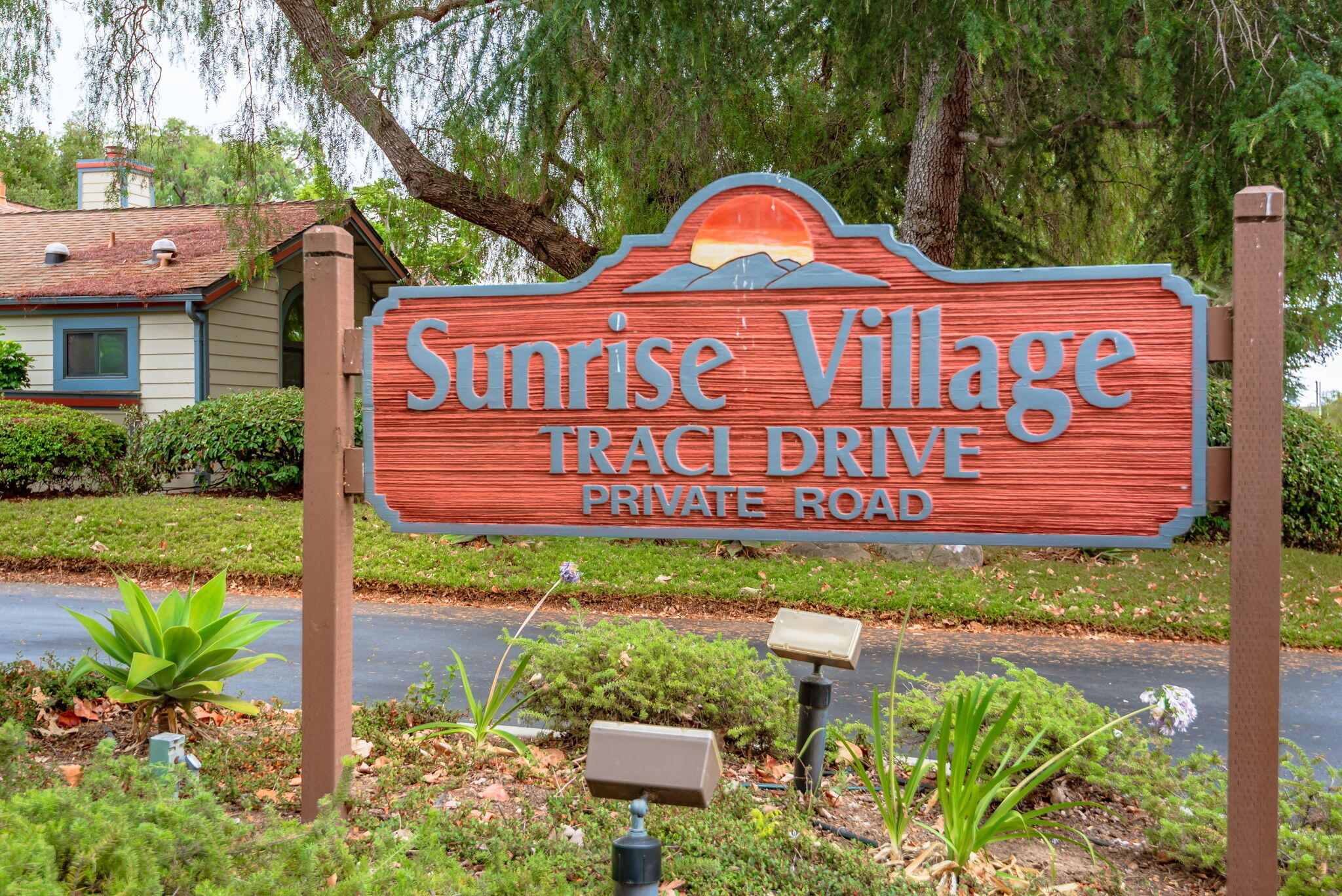 Santa Barbara, California 93111, United States, 2 Bedrooms Bedrooms, ,2 BathroomsBathrooms,Residential,Pending,126258