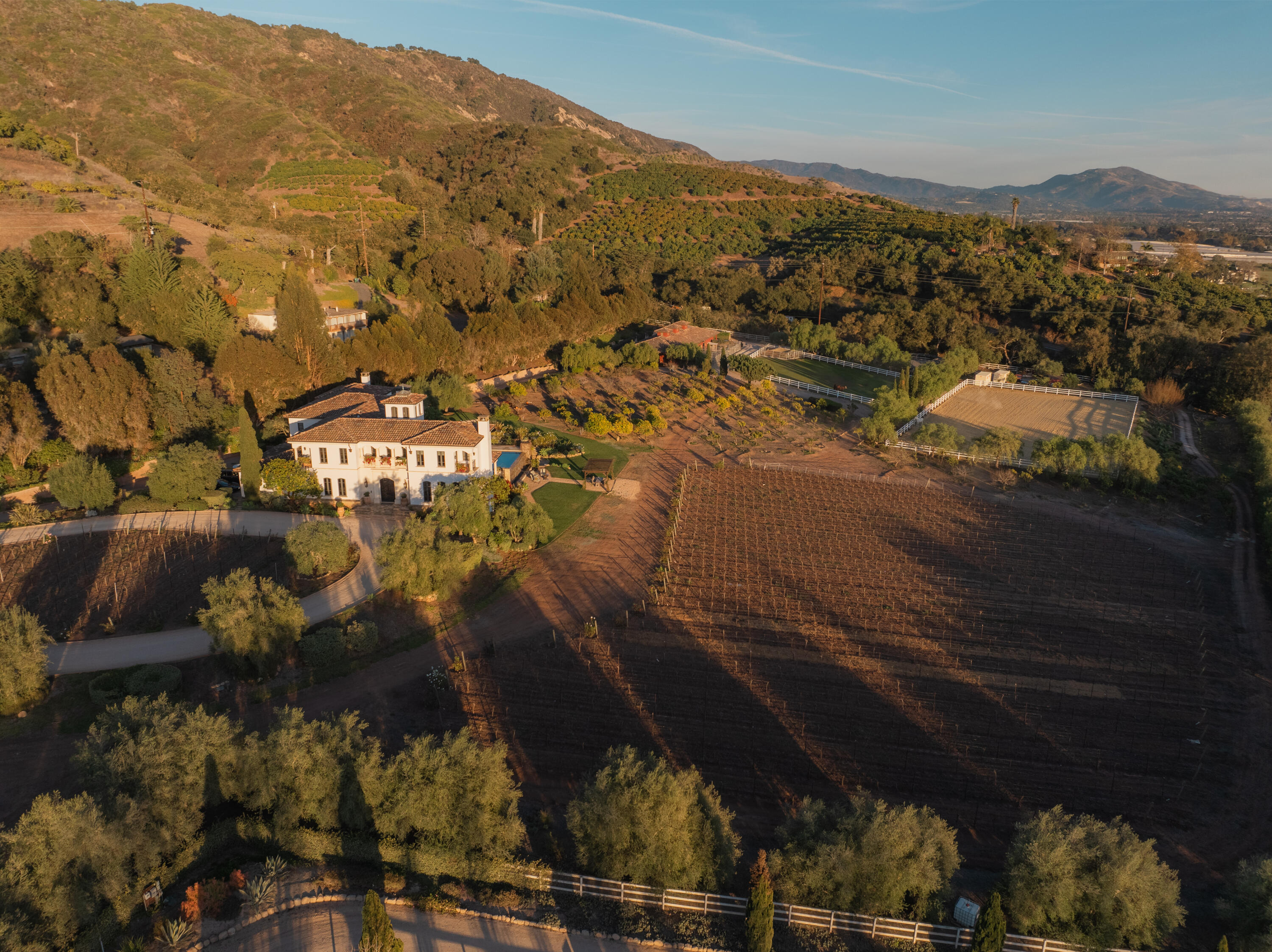 Santa Barbara, California 93013, United States, 5 Bedrooms Bedrooms, ,8 BathroomsBathrooms,Residential,Active,4027