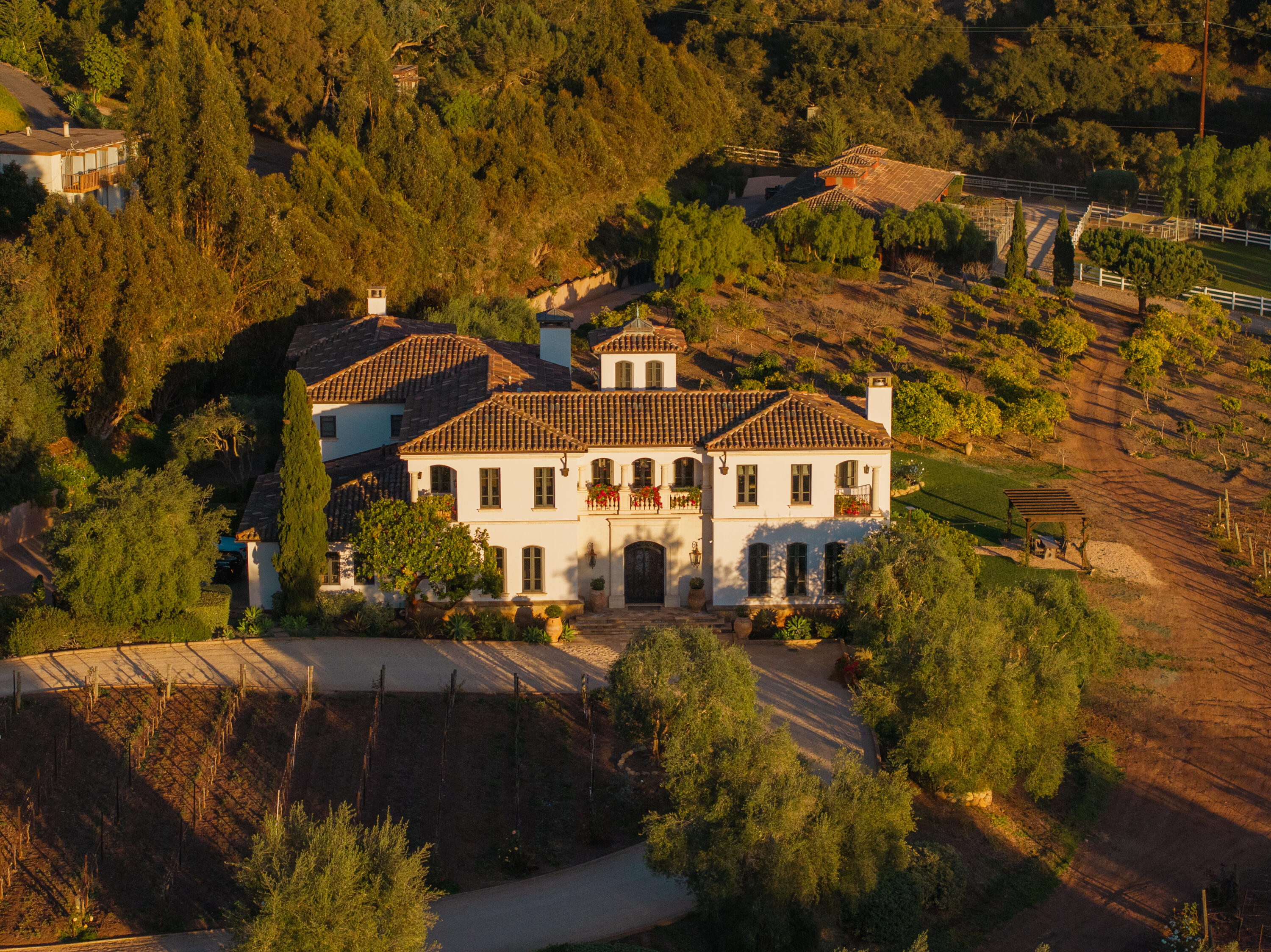 Santa Barbara, California 93013, United States, 5 Bedrooms Bedrooms, ,8 BathroomsBathrooms,Residential,Active,4027