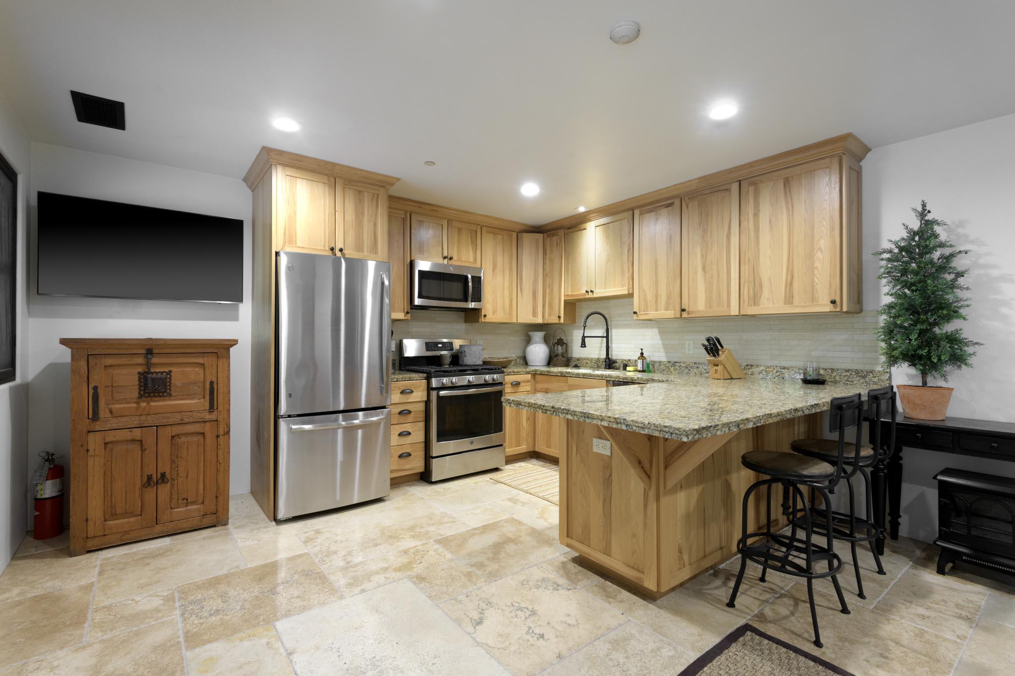 Santa Barbara, California 93013, United States, 5 Bedrooms Bedrooms, ,8 BathroomsBathrooms,Residential,Active,4027