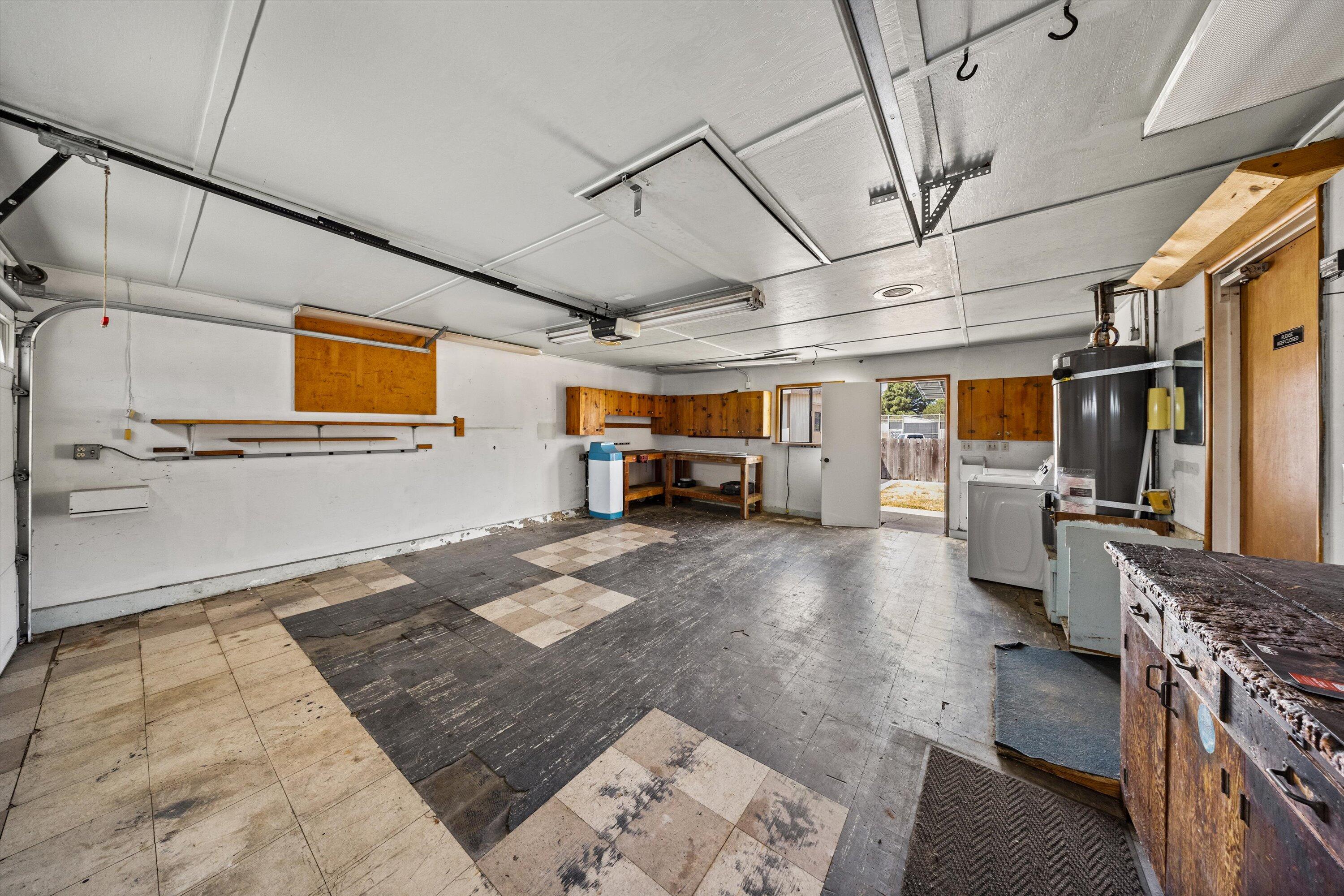 Santa Barbara, California 93110, United States, 4 Bedrooms Bedrooms, ,2 BathroomsBathrooms,Residential,Active,201921