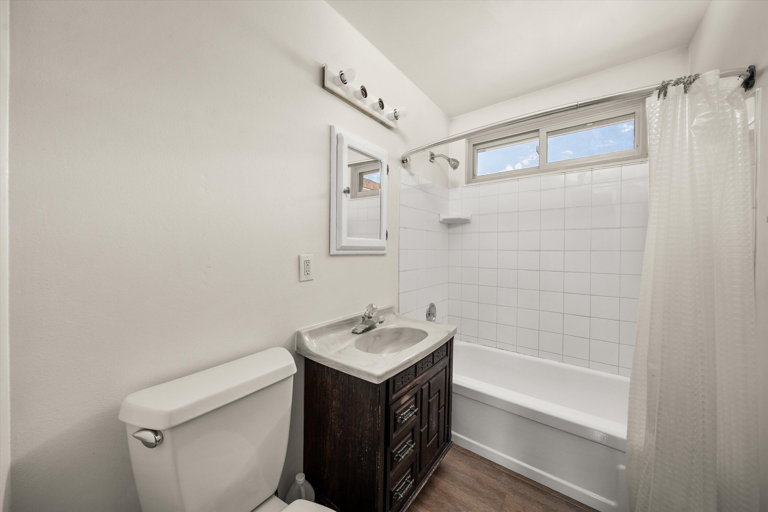 Santa Barbara, California 93110, United States, 4 Bedrooms Bedrooms, ,2 BathroomsBathrooms,Residential,Active,201921