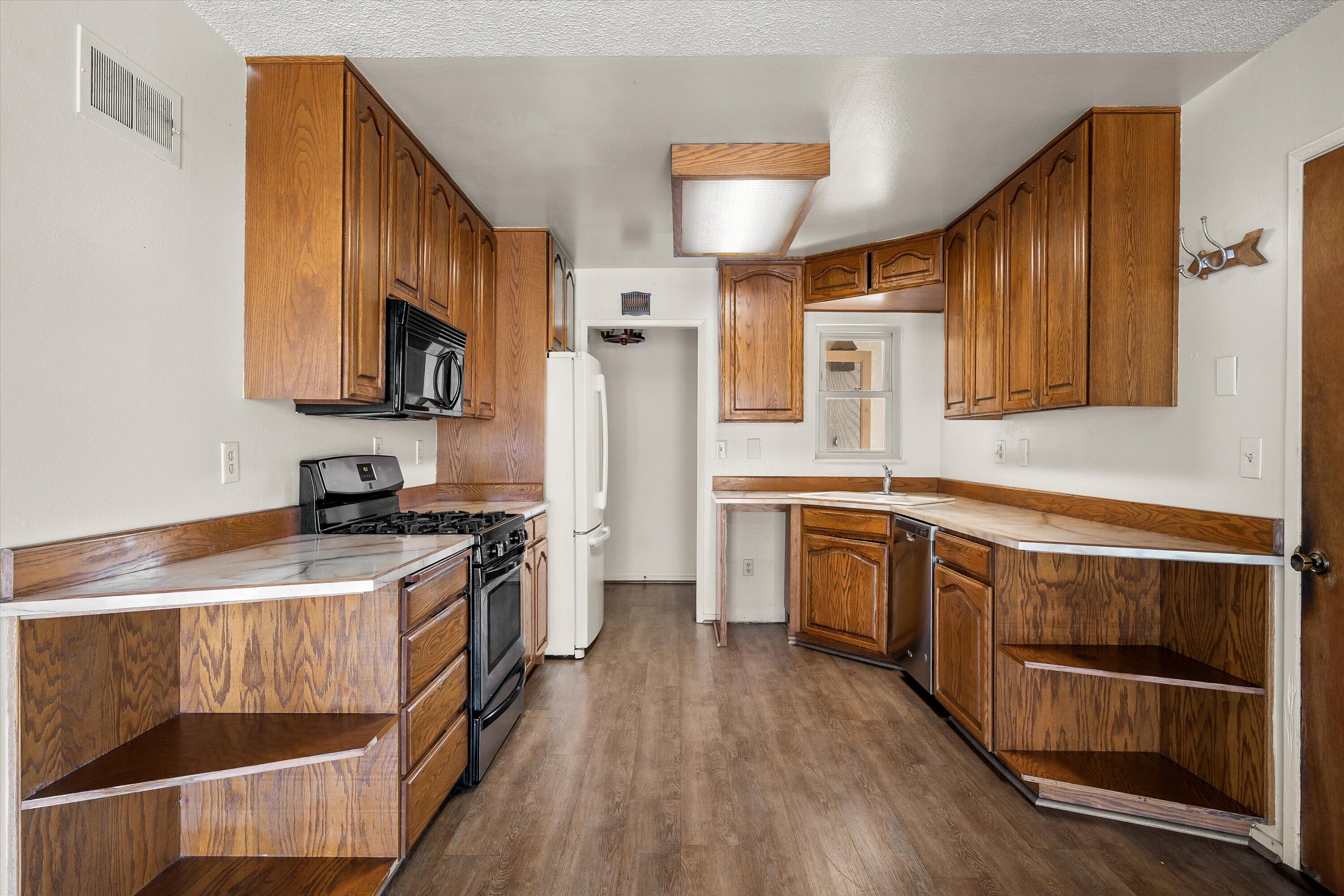 Santa Barbara, California 93110, United States, 4 Bedrooms Bedrooms, ,2 BathroomsBathrooms,Residential,Active,201921