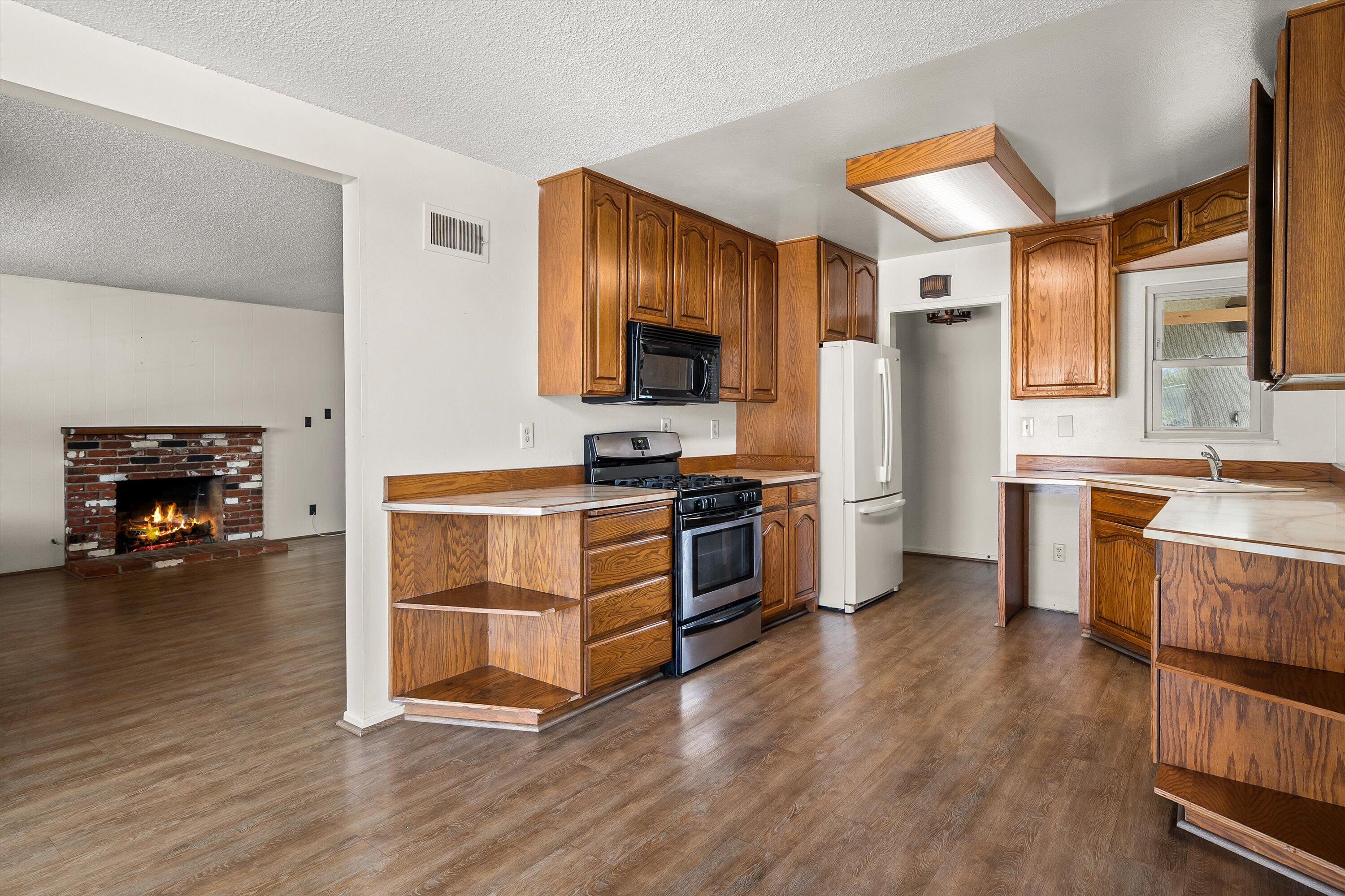 Santa Barbara, California 93110, United States, 4 Bedrooms Bedrooms, ,2 BathroomsBathrooms,Residential,Active,201921