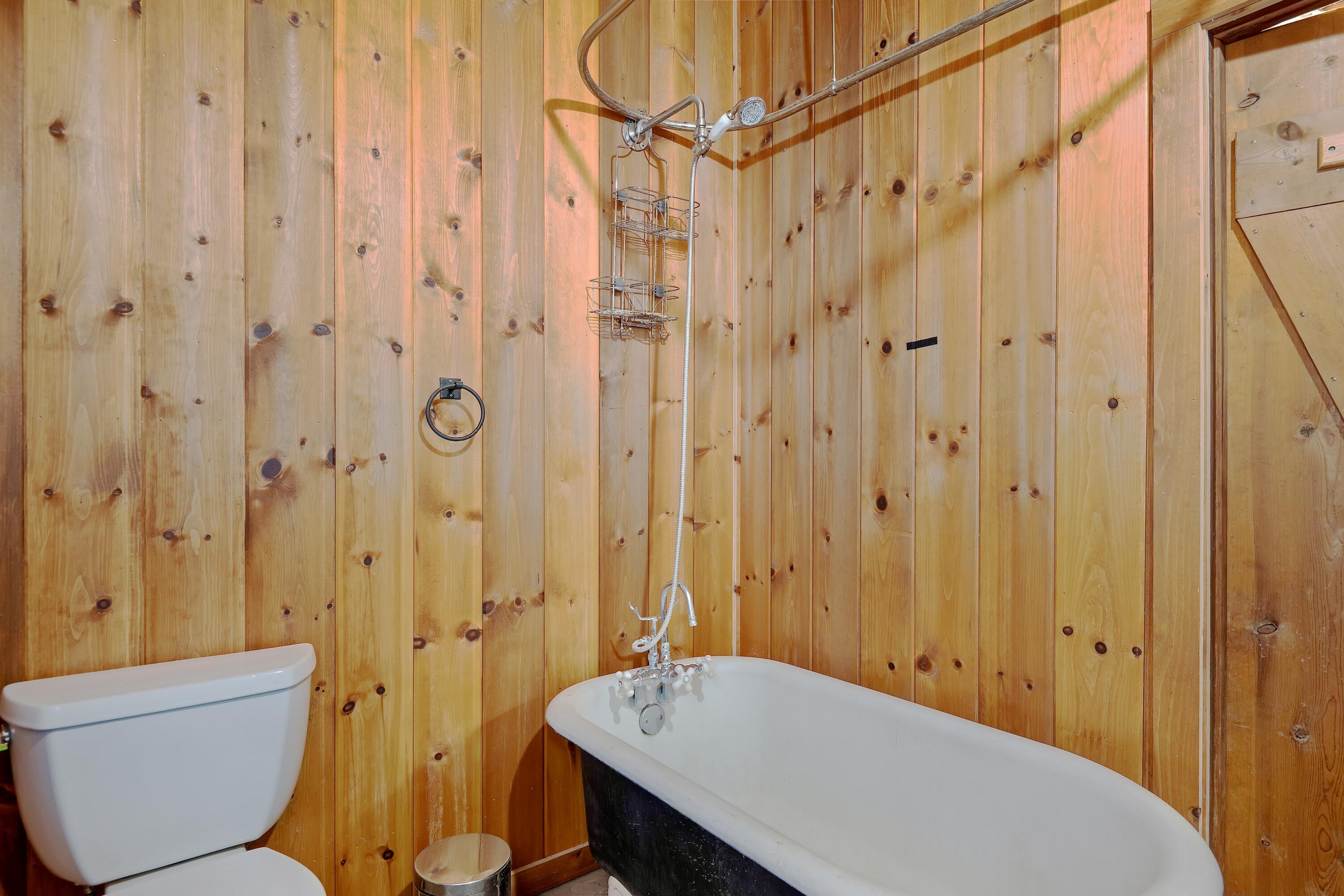 Santa Barbara, California 93105, United States, 1 Bedroom Bedrooms, ,1 BathroomBathrooms,Residential,Pending,77819