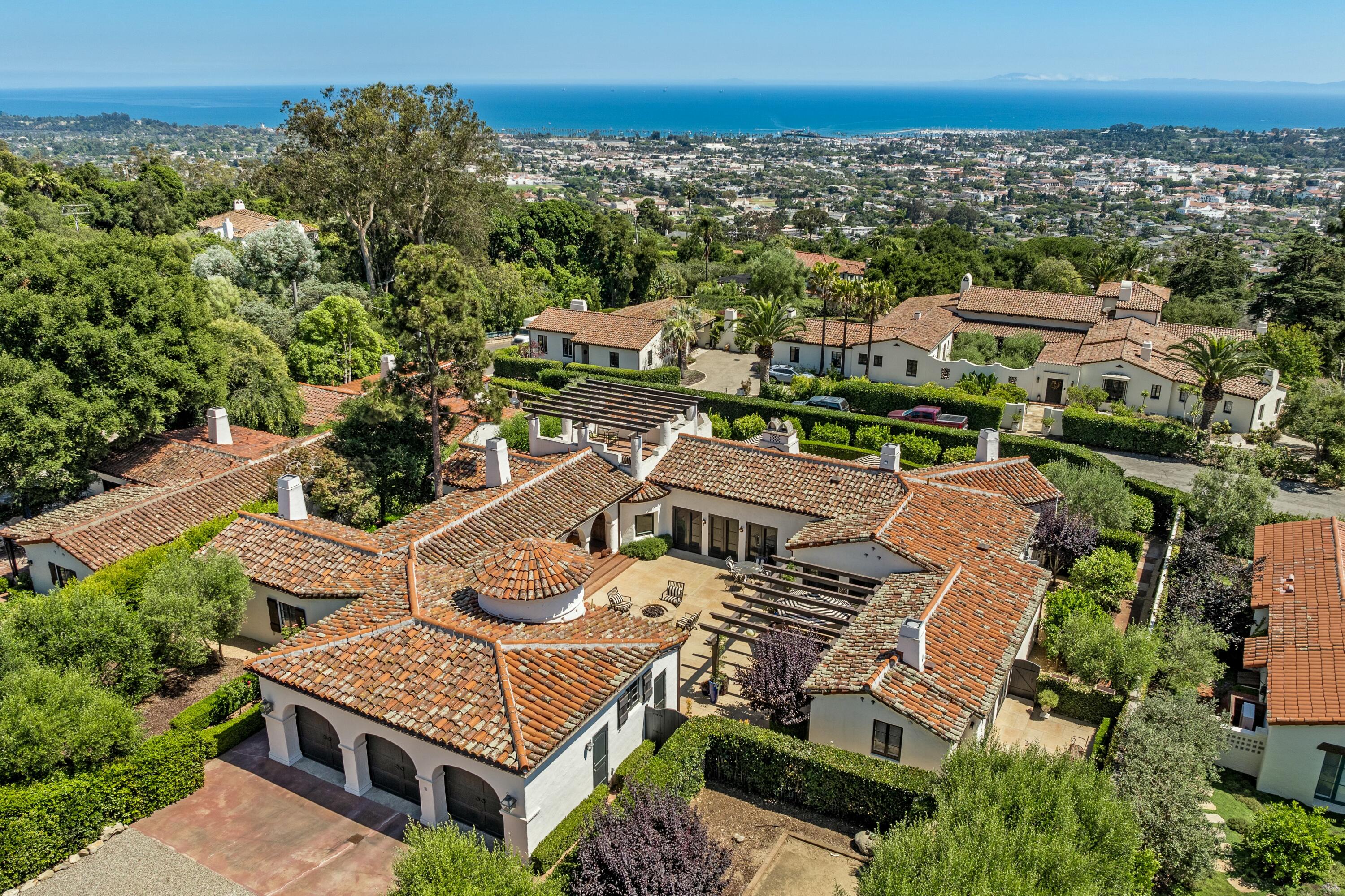 Santa Barbara, California 93103, United States, 4 Bedrooms Bedrooms, ,5 BathroomsBathrooms,Residential,Pending,87709