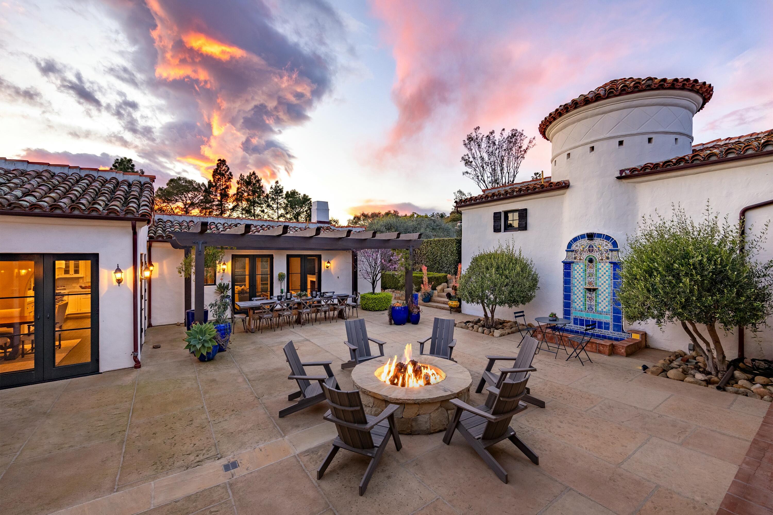 Santa Barbara, California 93103, United States, 4 Bedrooms Bedrooms, ,5 BathroomsBathrooms,Residential,Pending,87709