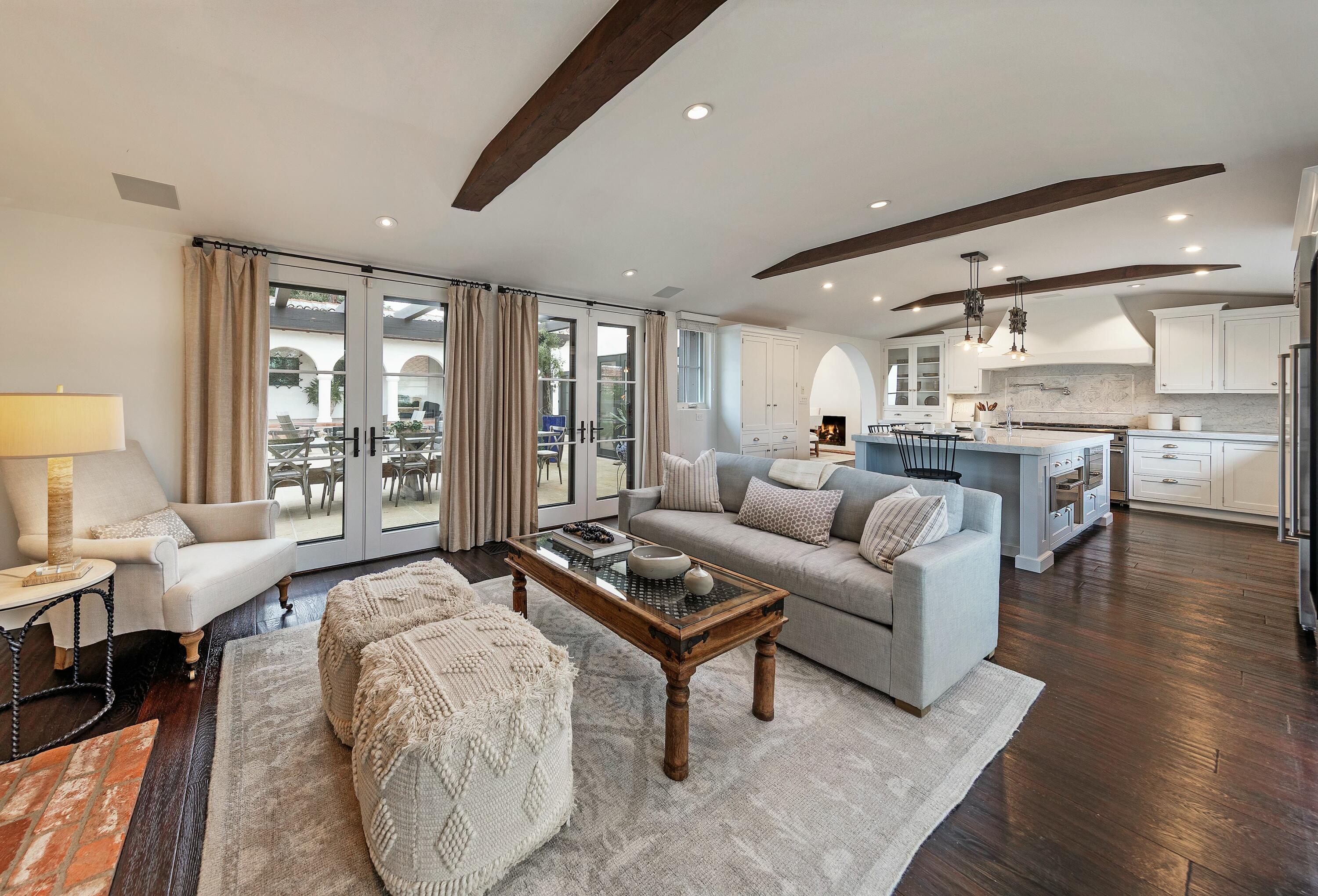 Santa Barbara, California 93103, United States, 4 Bedrooms Bedrooms, ,5 BathroomsBathrooms,Residential,Pending,87709