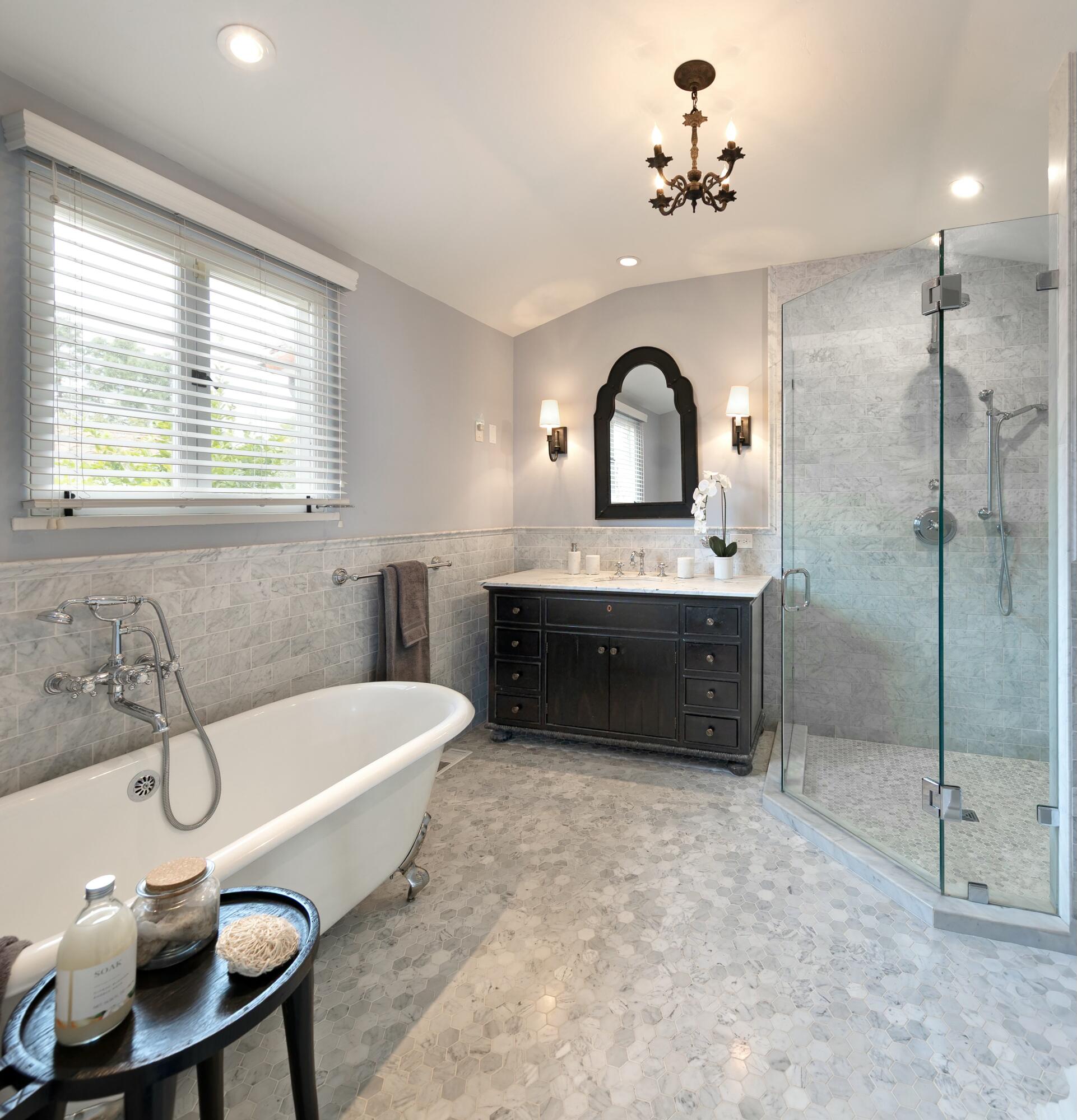 Santa Barbara, California 93103, United States, 4 Bedrooms Bedrooms, ,5 BathroomsBathrooms,Residential,Pending,87709