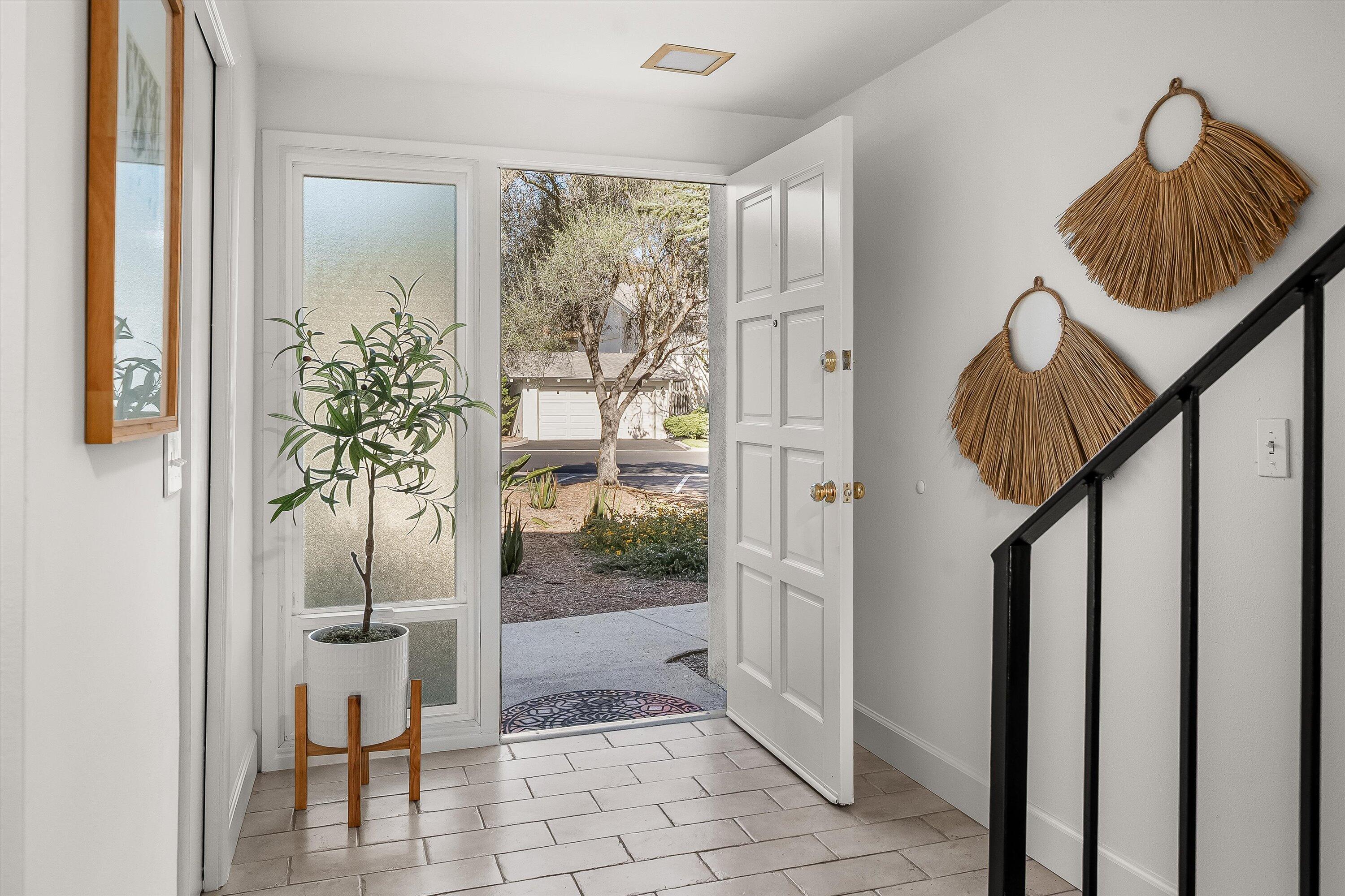 Goleta, California 93117, United States, 2 Bedrooms Bedrooms, ,2 BathroomsBathrooms,Residential,Active,239711