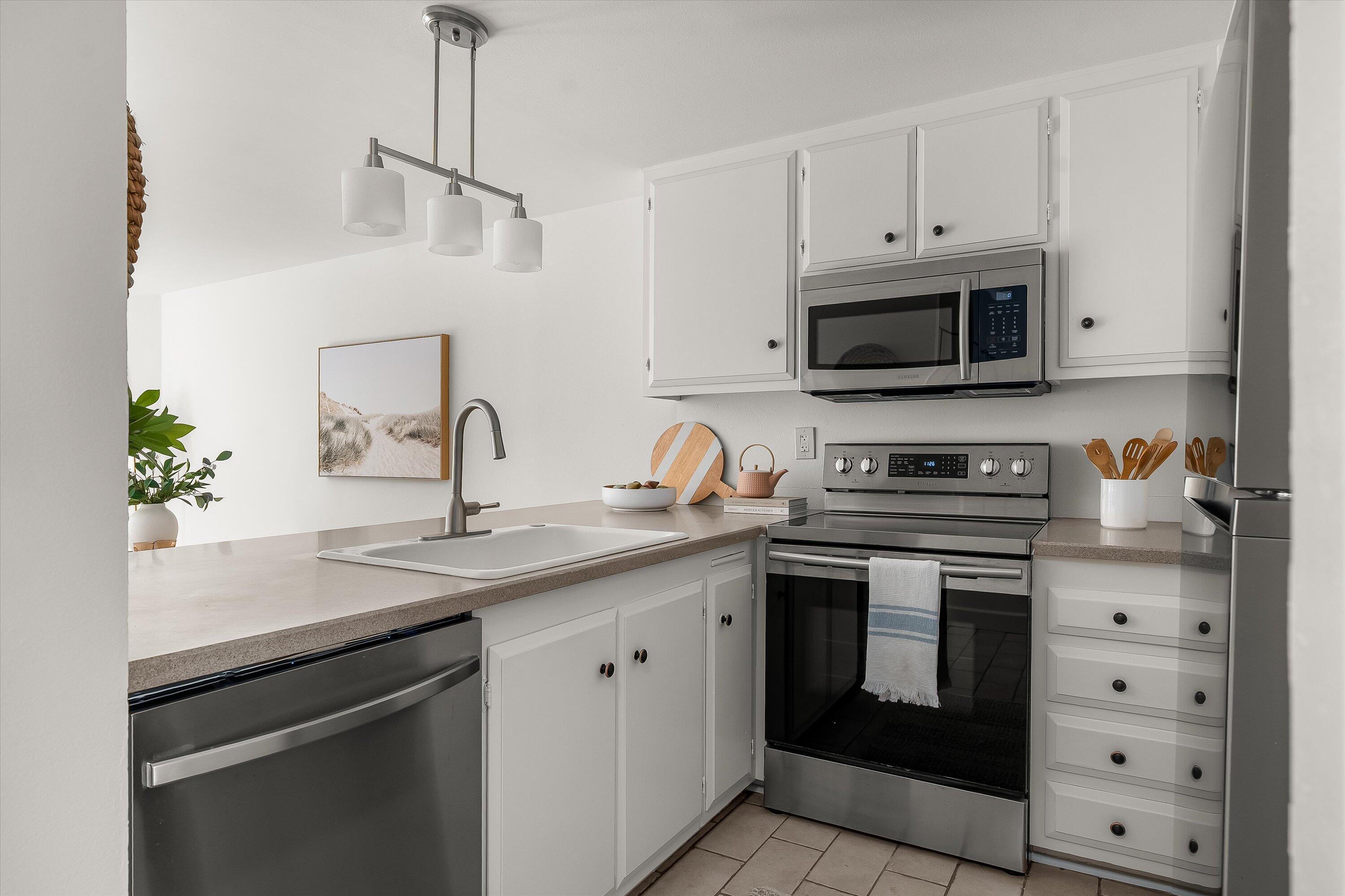 Goleta, California 93117, United States, 2 Bedrooms Bedrooms, ,2 BathroomsBathrooms,Residential,Active,239711