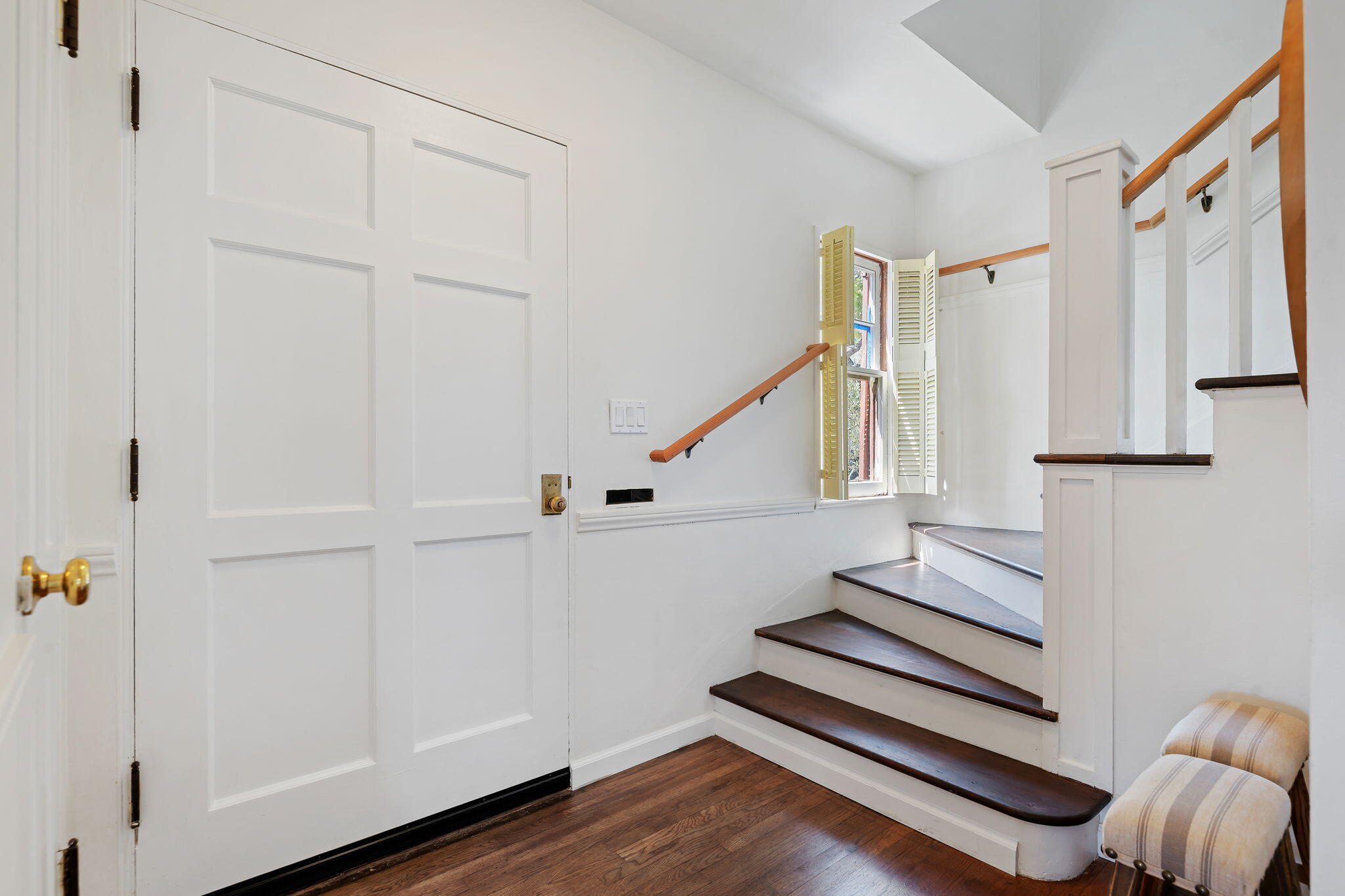21 W Quinto Street