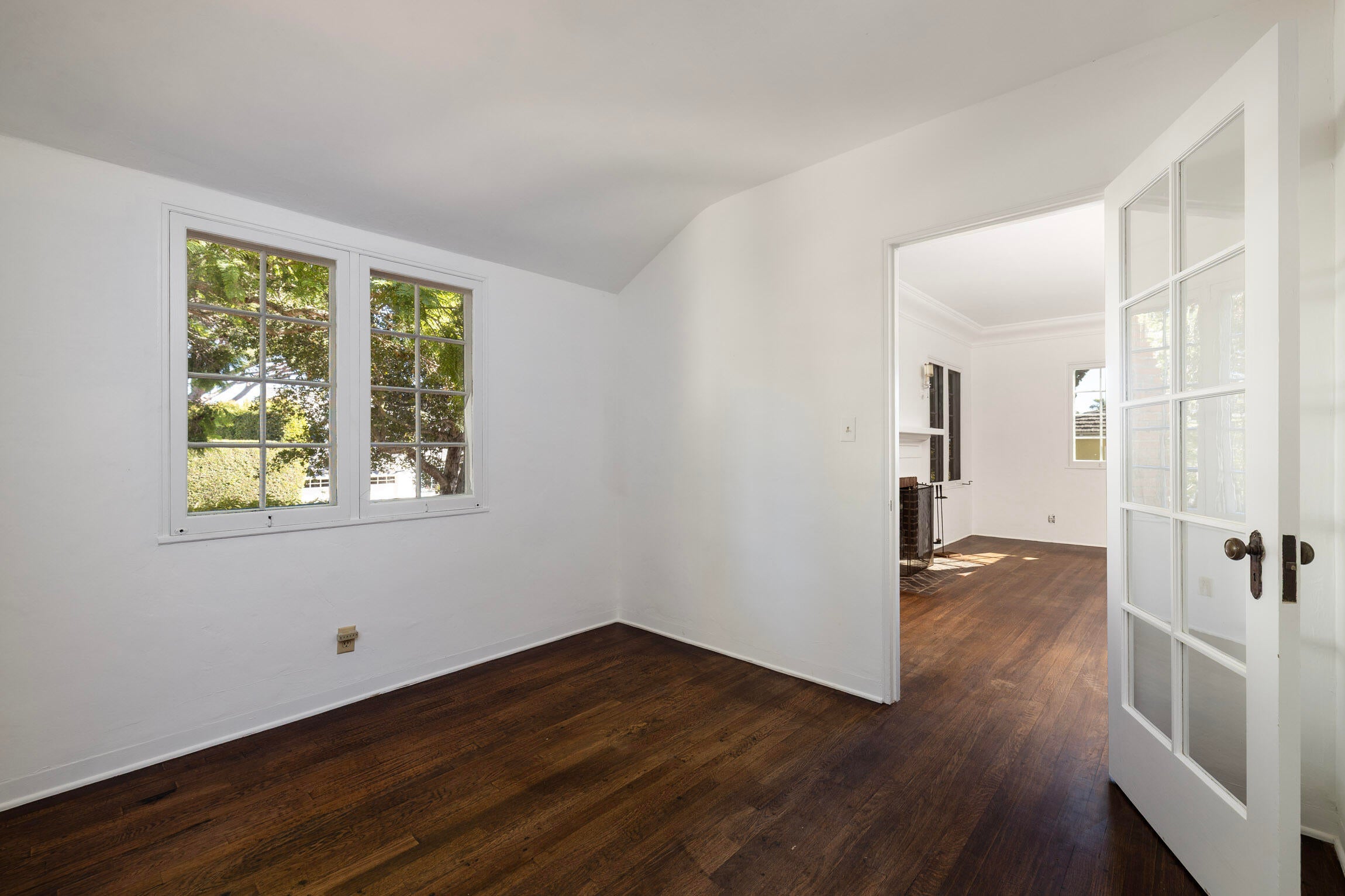 425 E Padre Street