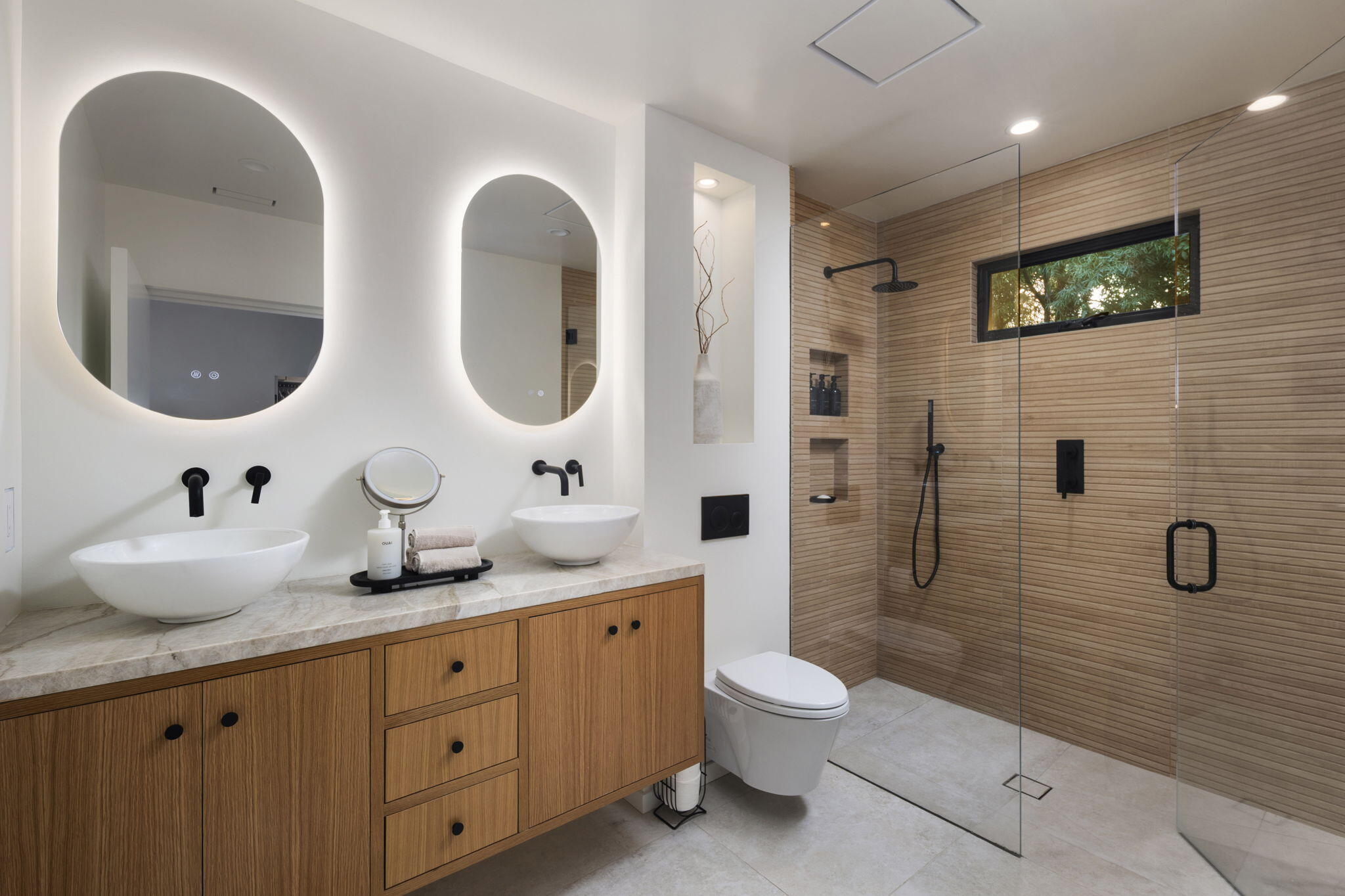 Santa Barbara, California 93105, United States, 4 Bedrooms Bedrooms, ,3 BathroomsBathrooms,Residential,Active,90134