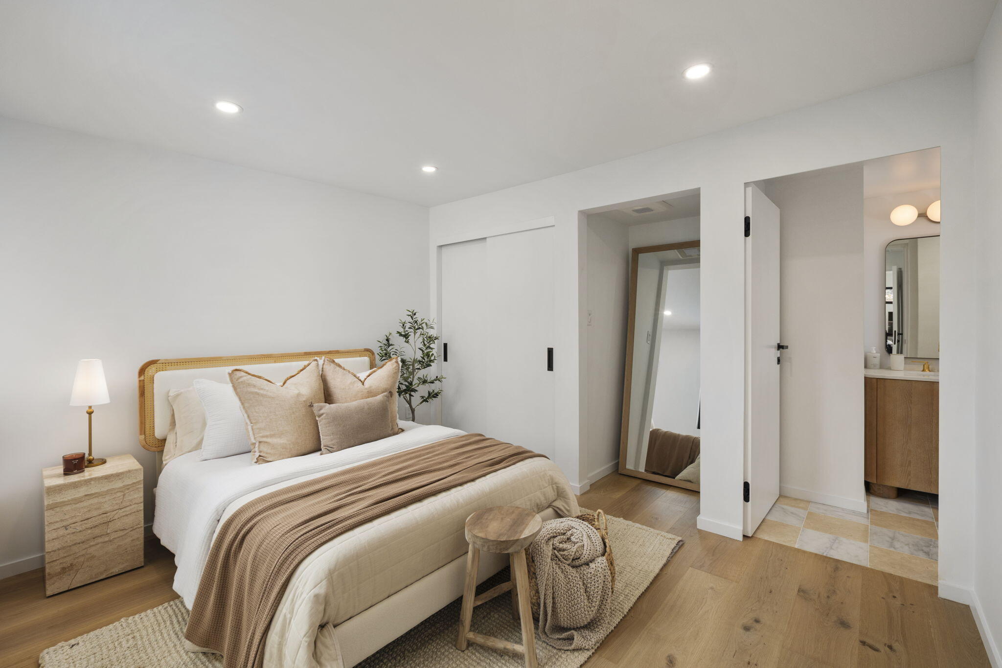 Santa Barbara, California 93105, United States, 4 Bedrooms Bedrooms, ,3 BathroomsBathrooms,Residential,Active,90134