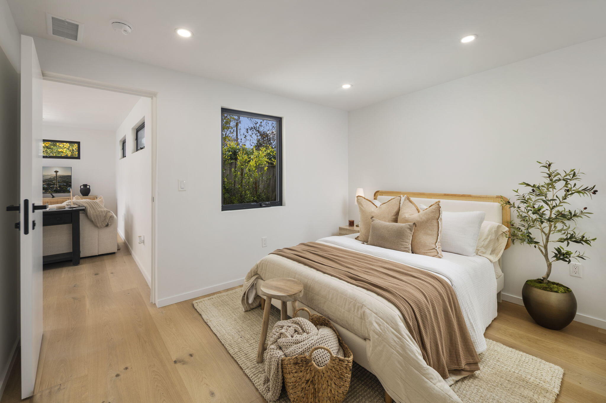 Santa Barbara, California 93105, United States, 4 Bedrooms Bedrooms, ,3 BathroomsBathrooms,Residential,Active,90134