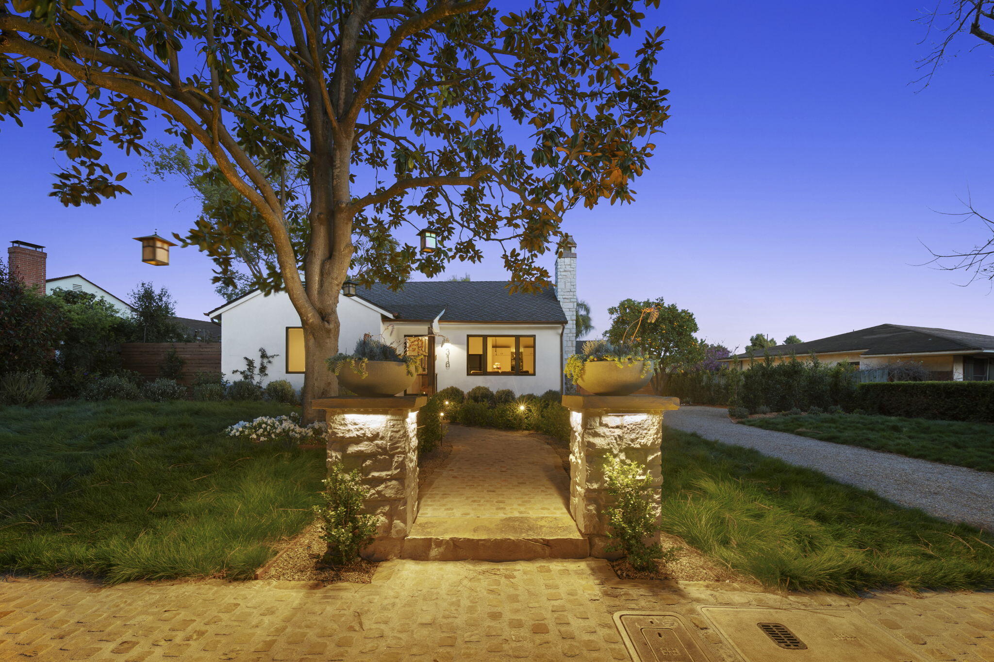 Santa Barbara, California 93105, United States, 4 Bedrooms Bedrooms, ,3 BathroomsBathrooms,Residential,Active,90134