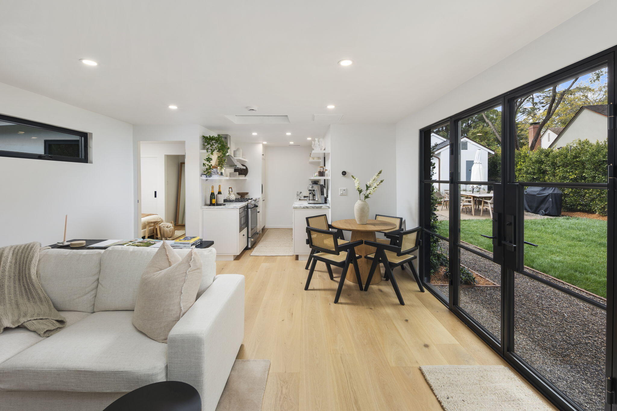 Santa Barbara, California 93105, United States, 4 Bedrooms Bedrooms, ,3 BathroomsBathrooms,Residential,Active,90134