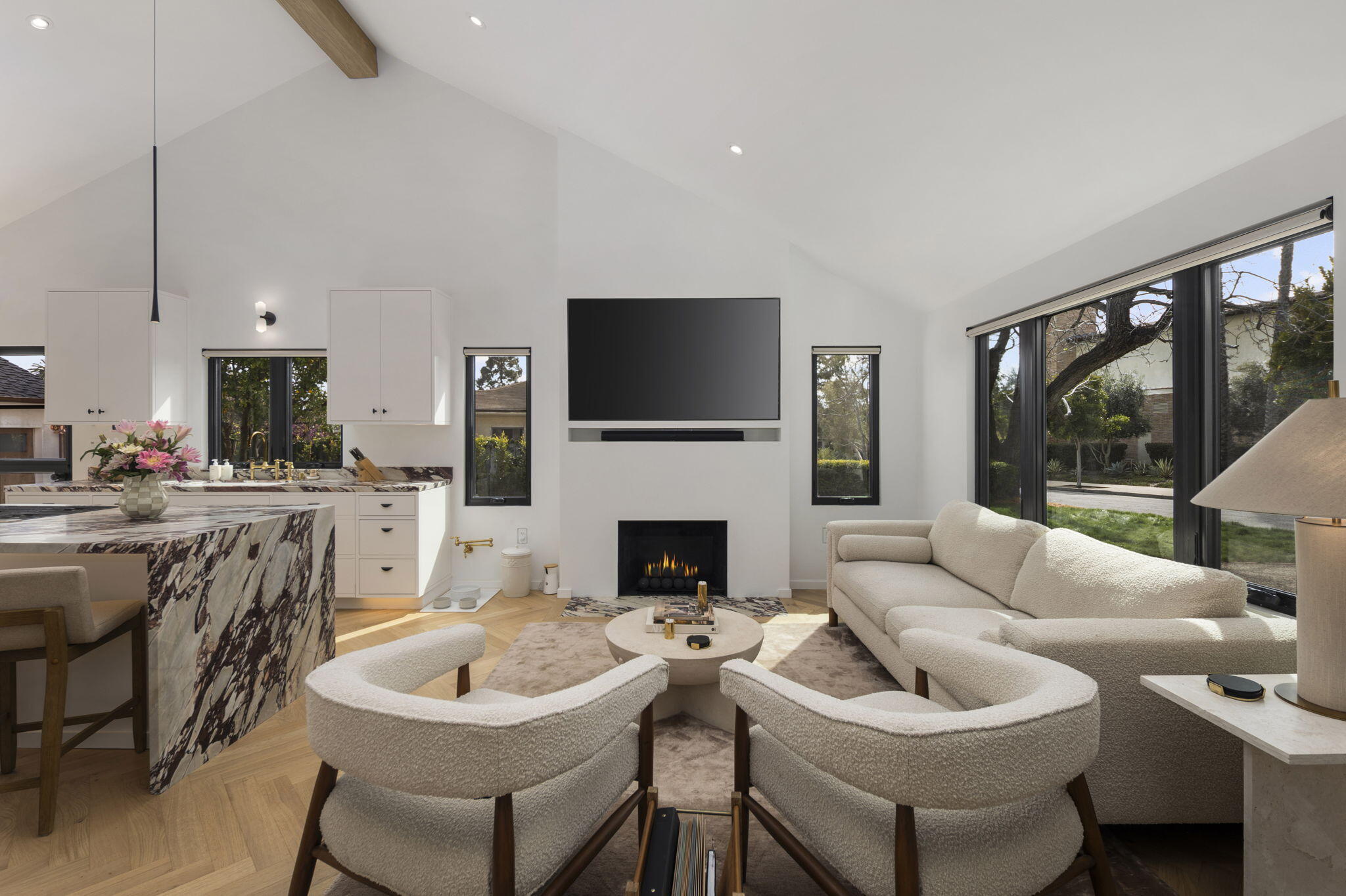 Santa Barbara, California 93105, United States, 4 Bedrooms Bedrooms, ,3 BathroomsBathrooms,Residential,Active,90134