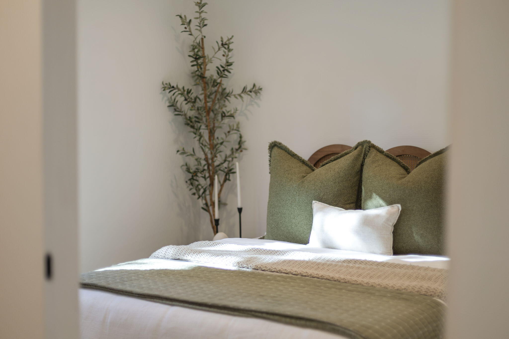 Santa Barbara, California 93105, United States, 4 Bedrooms Bedrooms, ,3 BathroomsBathrooms,Residential,Active,90134