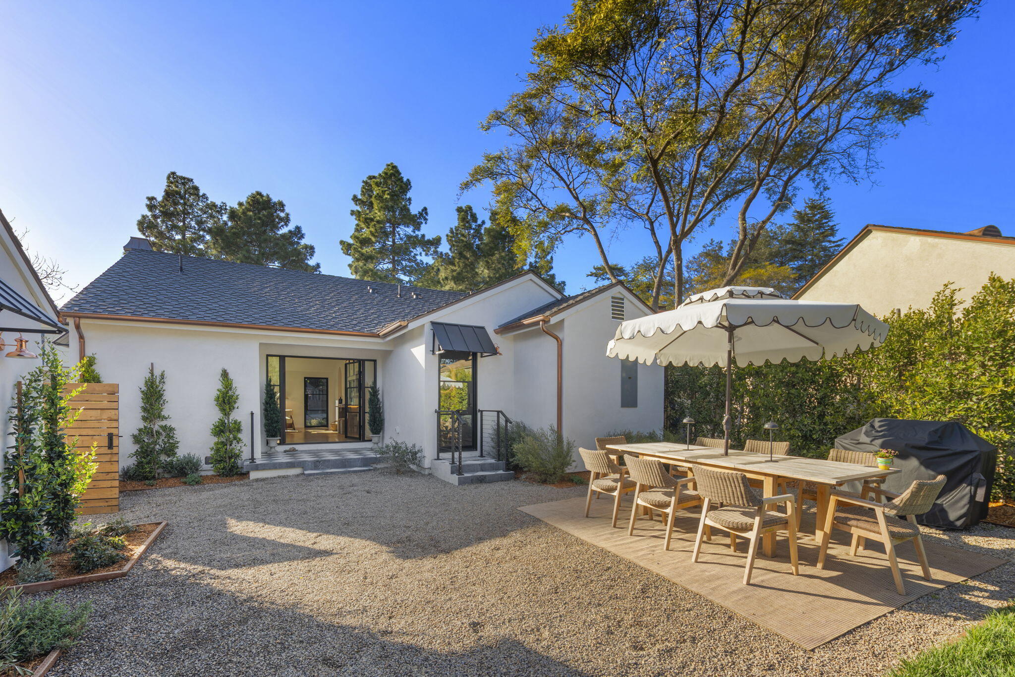 Santa Barbara, California 93105, United States, 4 Bedrooms Bedrooms, ,3 BathroomsBathrooms,Residential,Active,90134