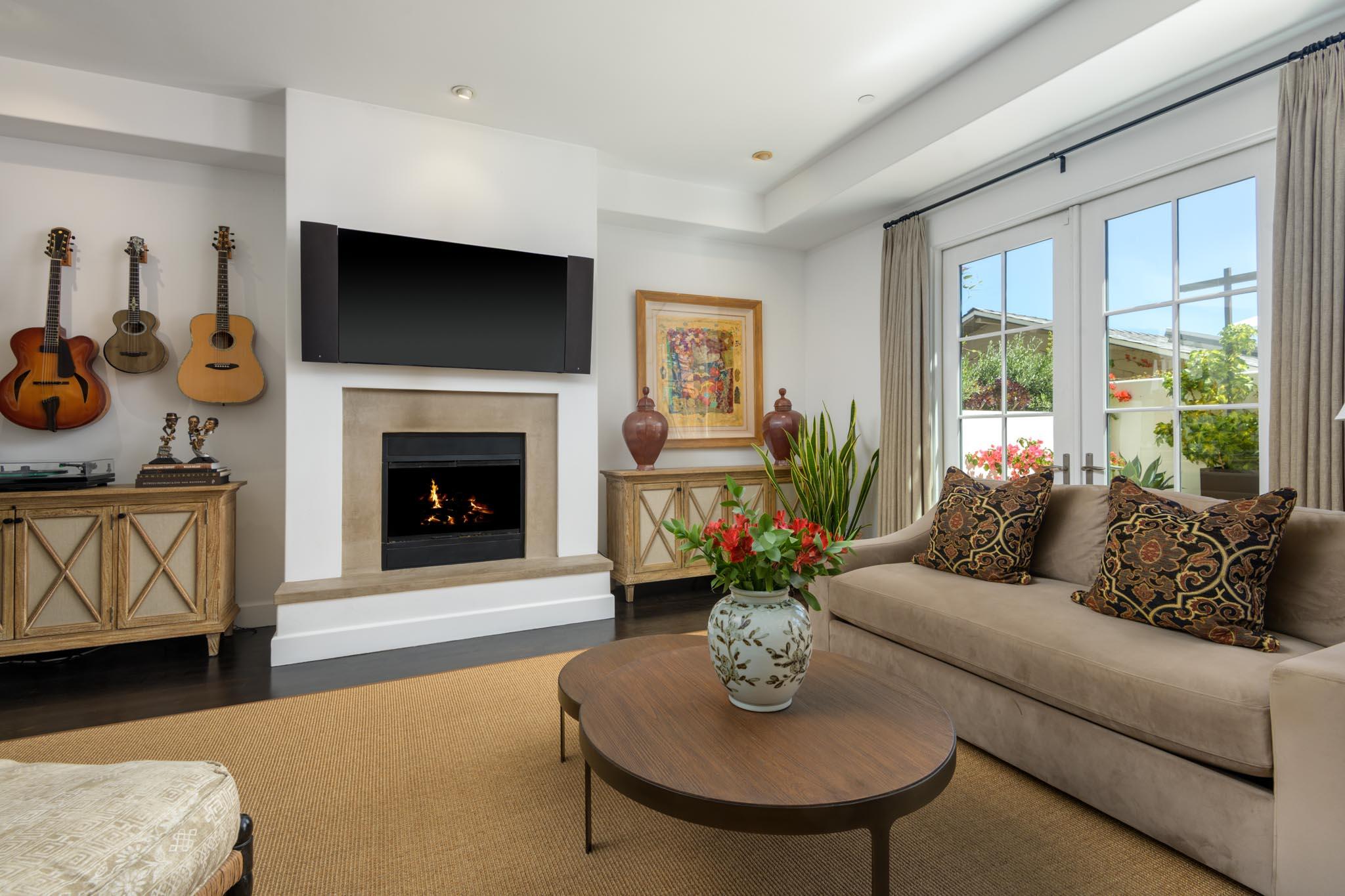 121 W De La Guerra Street 11