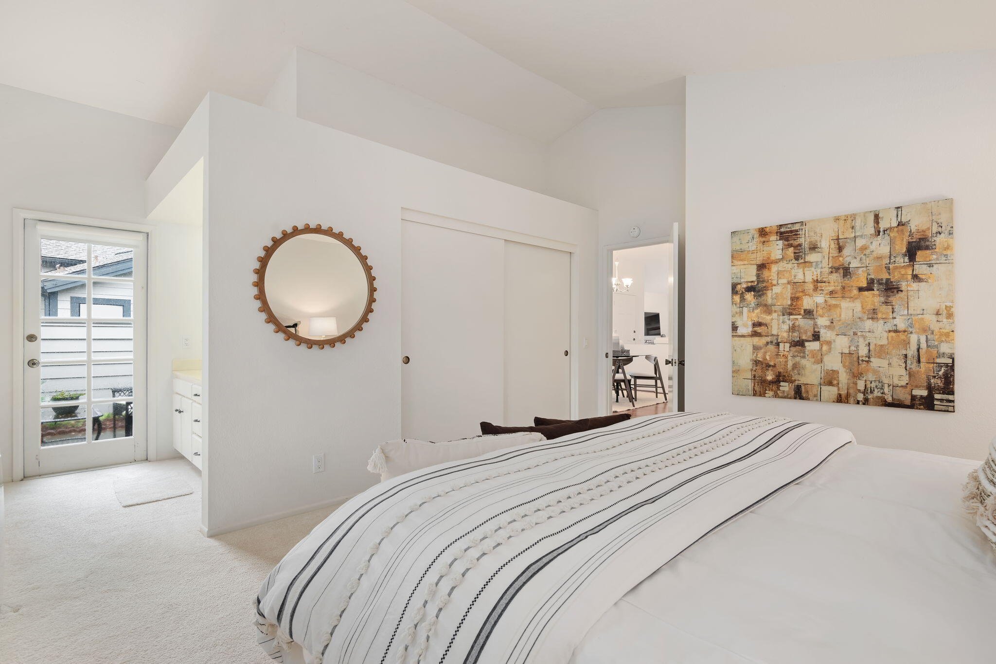 Santa Barbara, California 93111, United States, 2 Bedrooms Bedrooms, ,2 BathroomsBathrooms,Residential,Active,96936