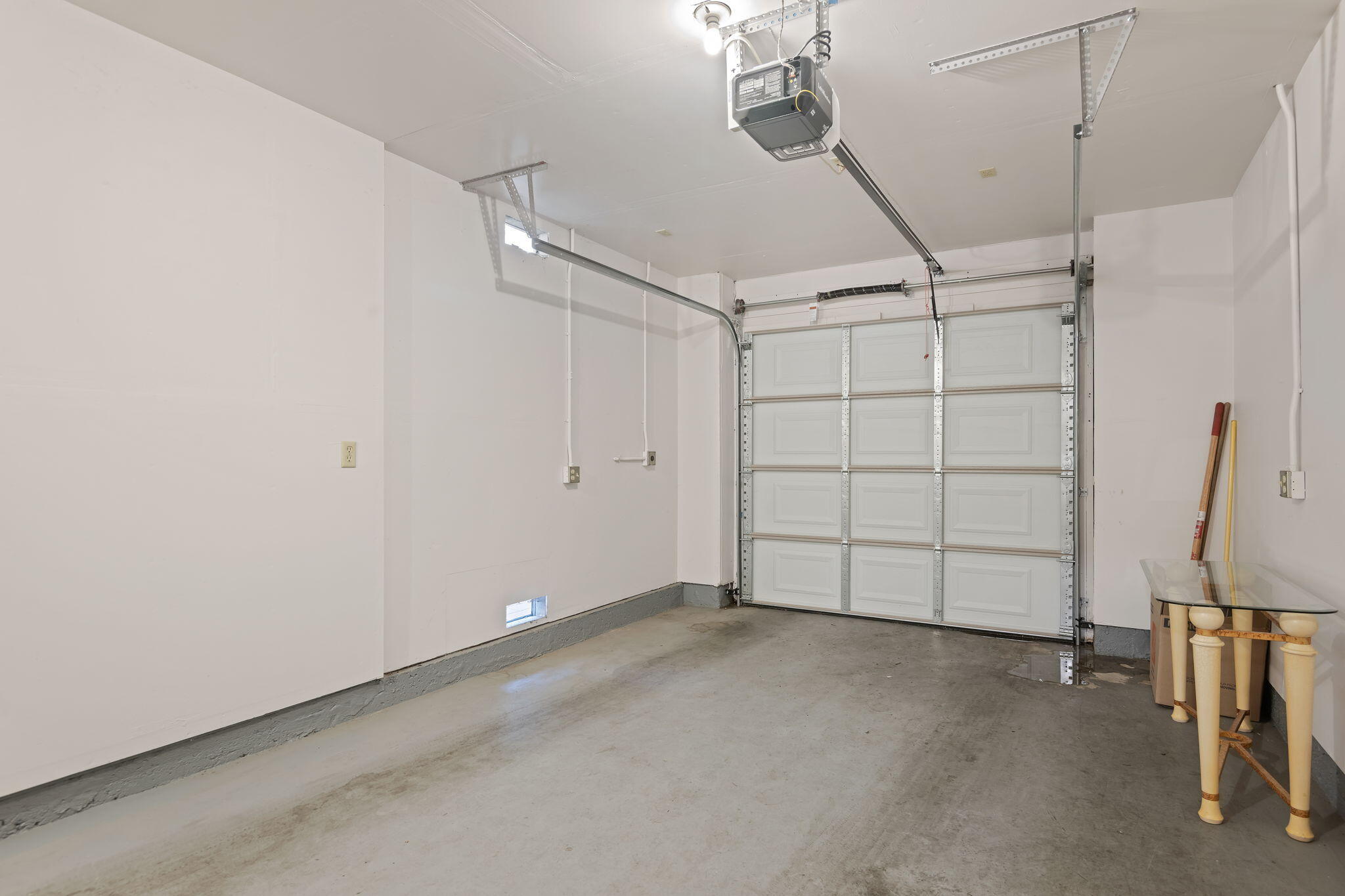 Santa Barbara, California 93111, United States, 2 Bedrooms Bedrooms, ,2 BathroomsBathrooms,Residential,Active,96936