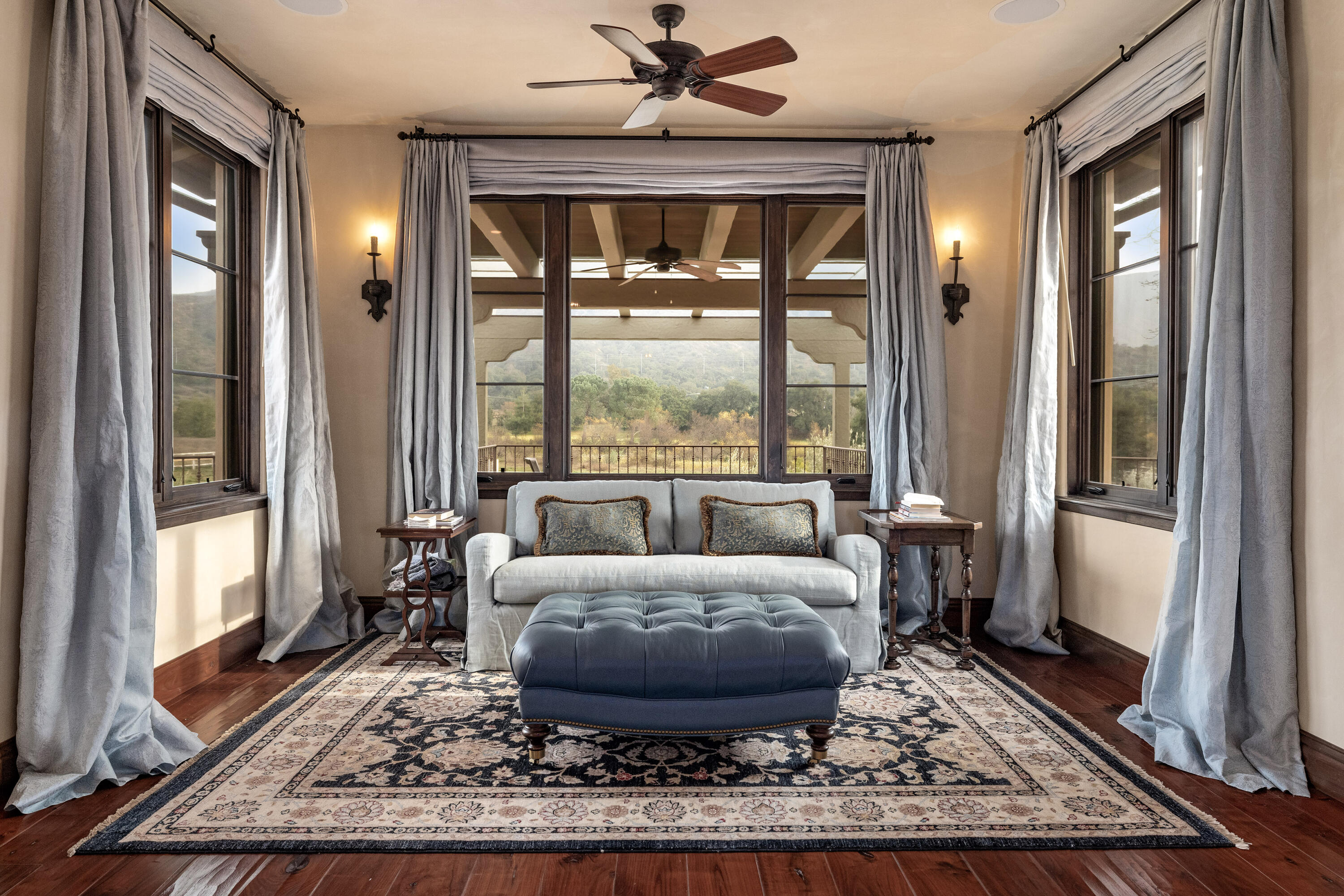 Ojai, California 93023, United States, 5 Bedrooms Bedrooms, ,6 BathroomsBathrooms,Residential,Active,71168