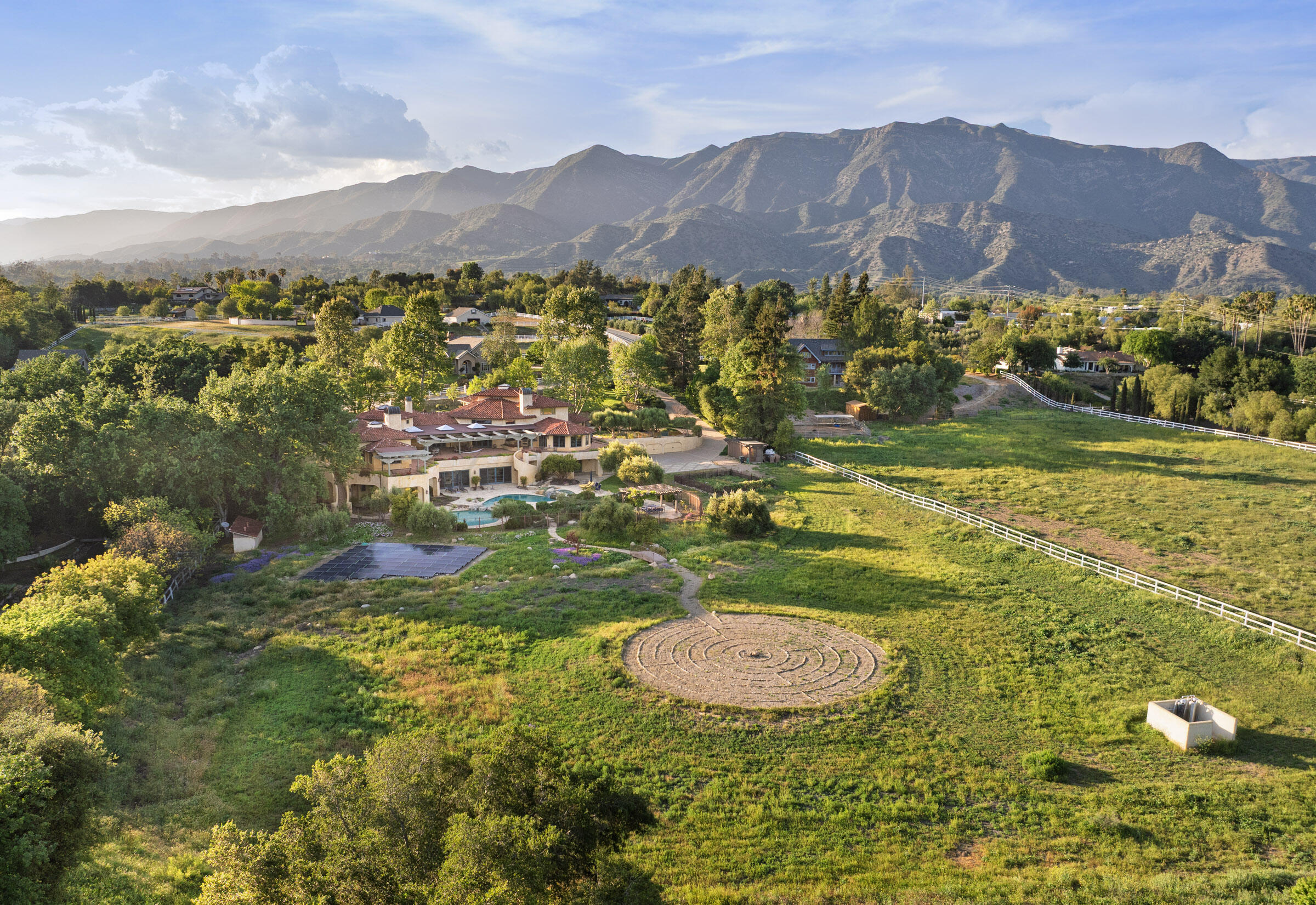 Ojai, California 93023, United States, 5 Bedrooms Bedrooms, ,6 BathroomsBathrooms,Residential,Active,71168