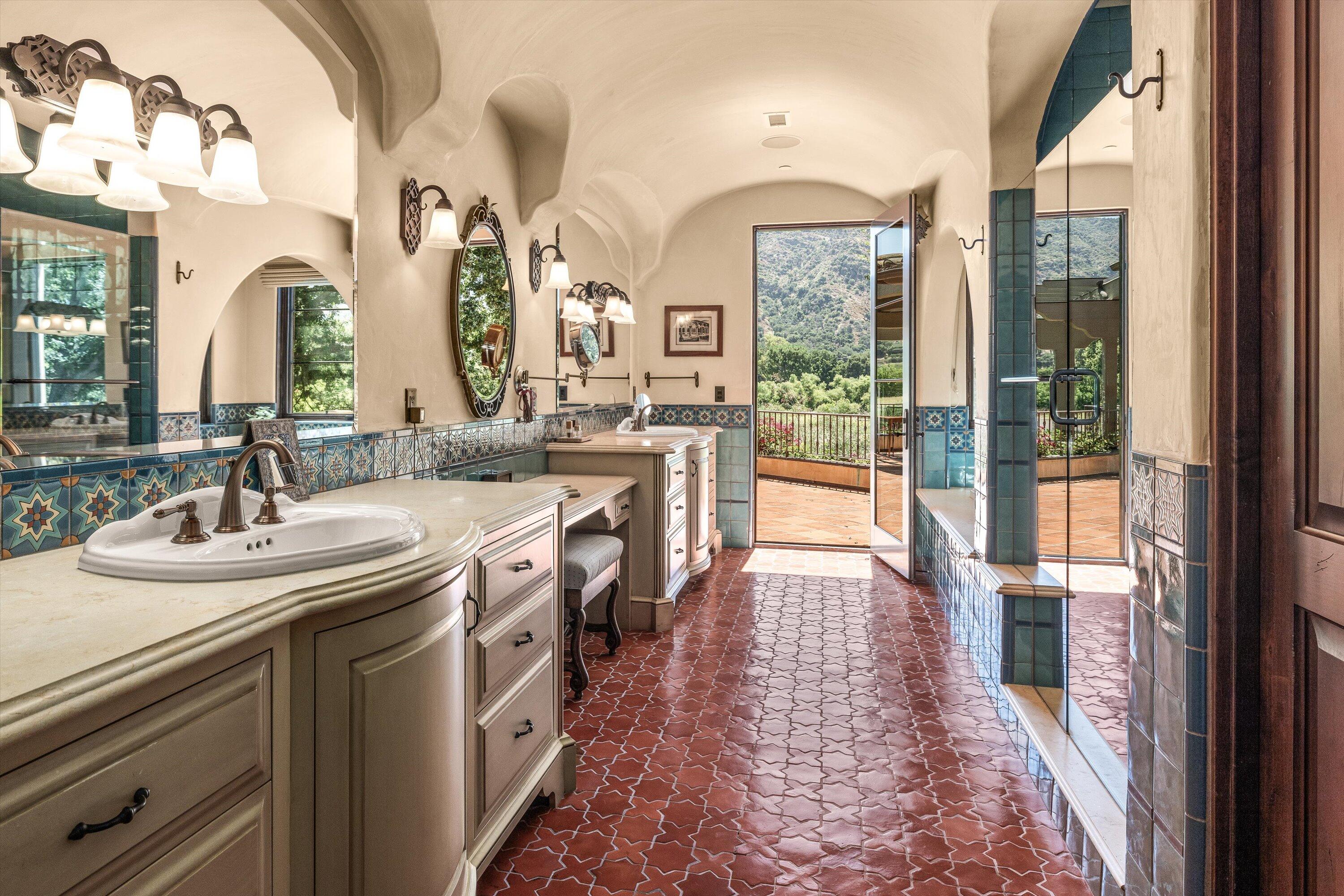 Ojai, California 93023, United States, 5 Bedrooms Bedrooms, ,6 BathroomsBathrooms,Residential,Active,71168