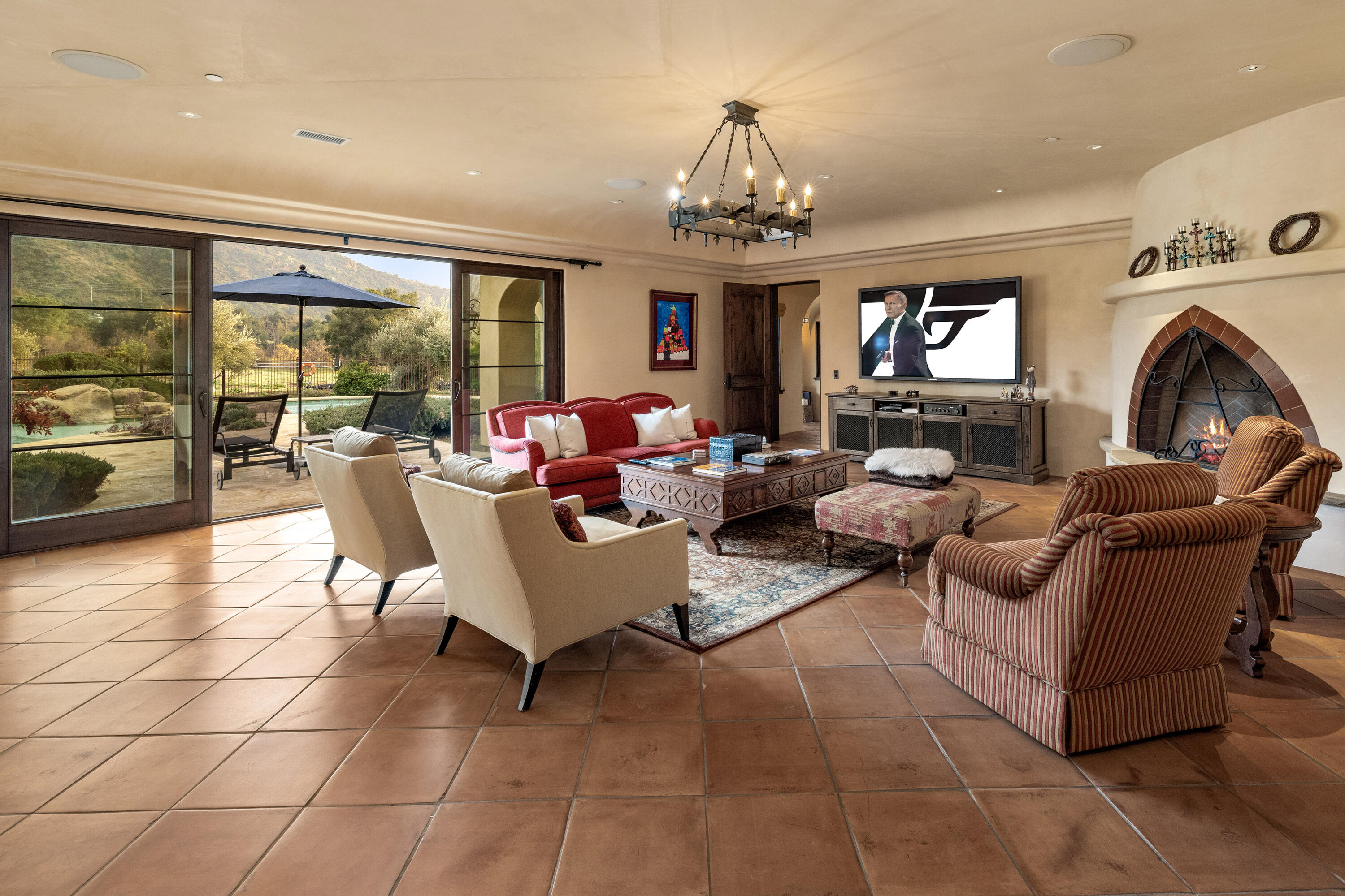 Ojai, California 93023, United States, 5 Bedrooms Bedrooms, ,6 BathroomsBathrooms,Residential,Active,71168