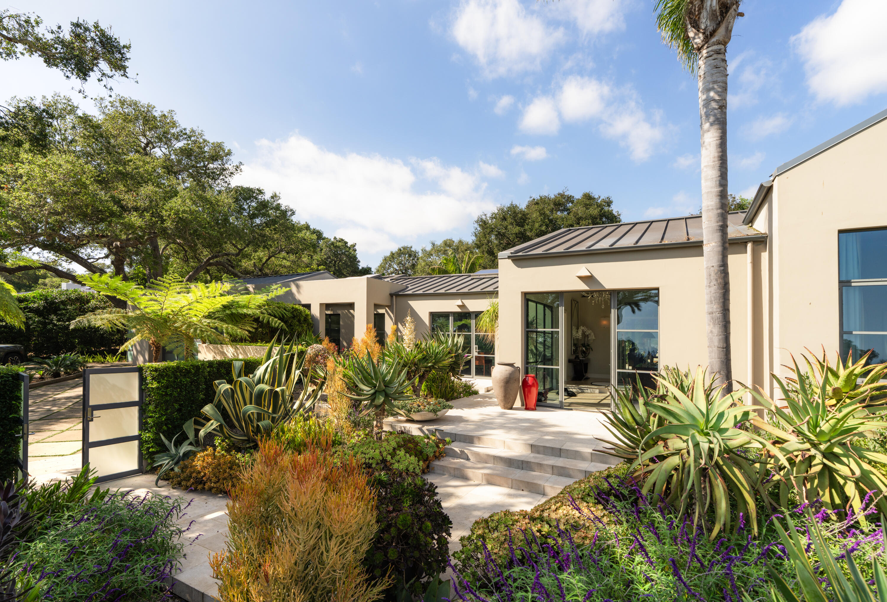 Montecito, California 93108, United States, 3 Bedrooms Bedrooms, ,4 BathroomsBathrooms,Residential,Active,214134